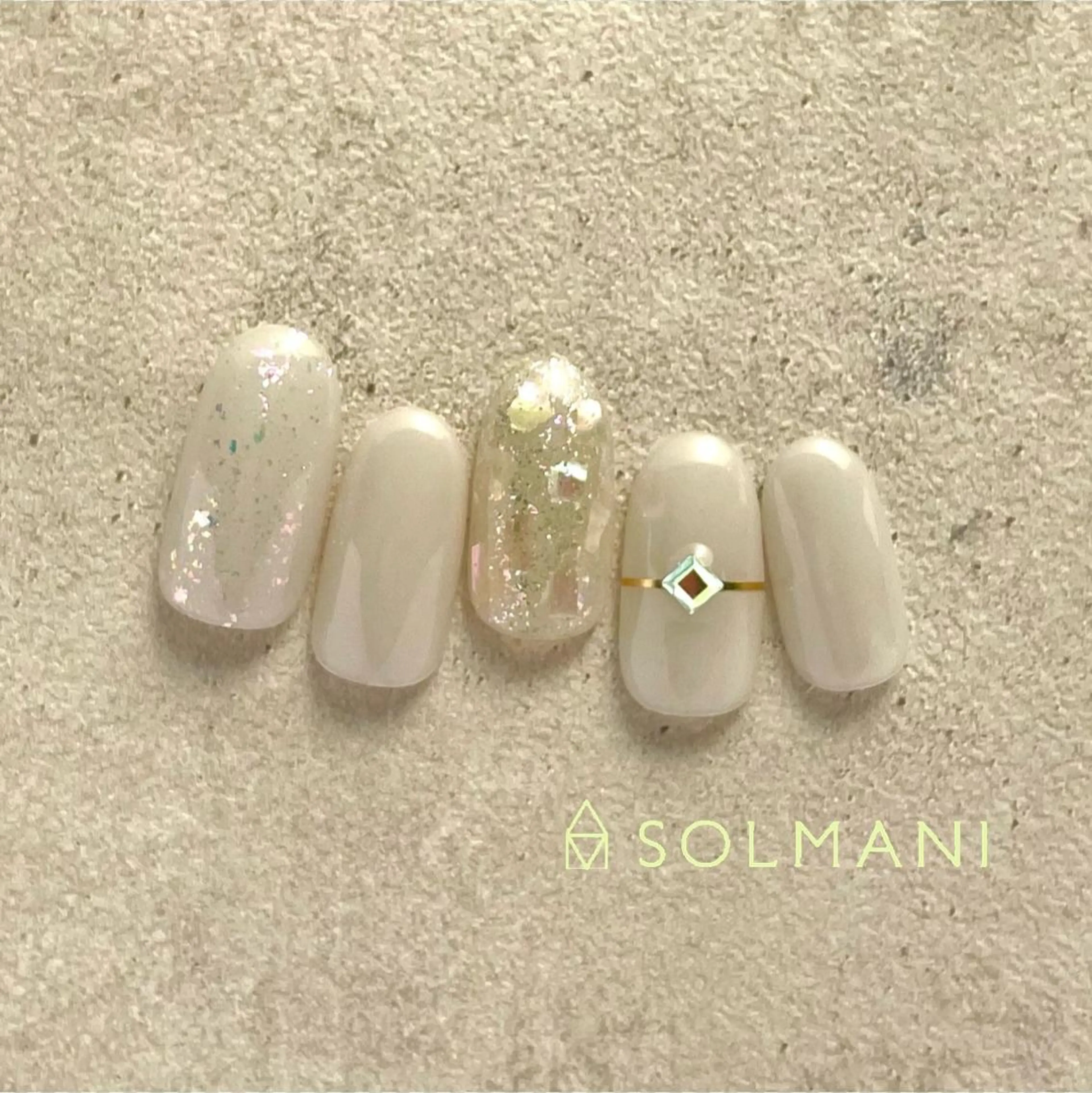 ネイル SOLMANI 予約担当のネイルデザイン
