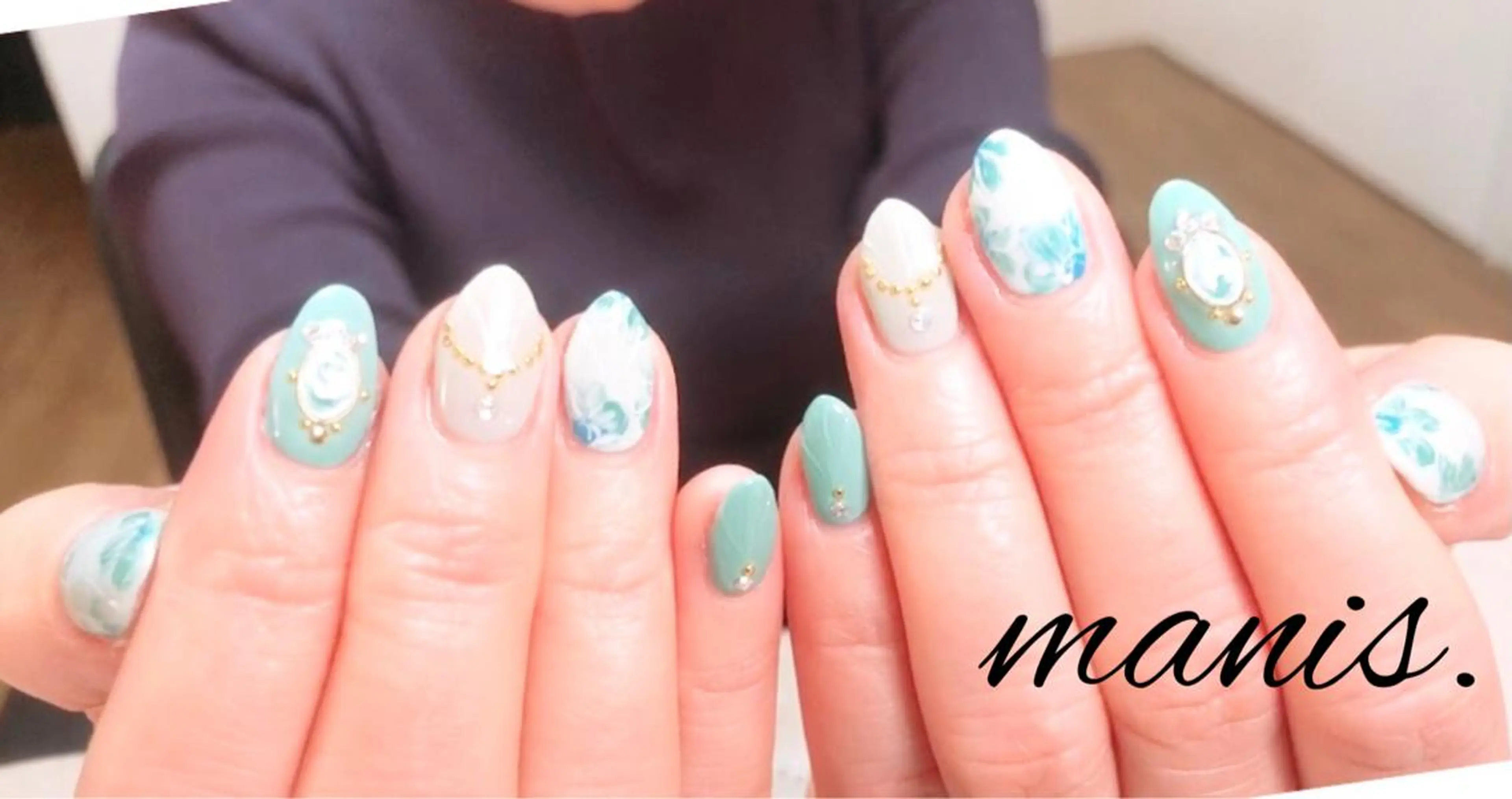 ネイル manis .のネイルデザイン