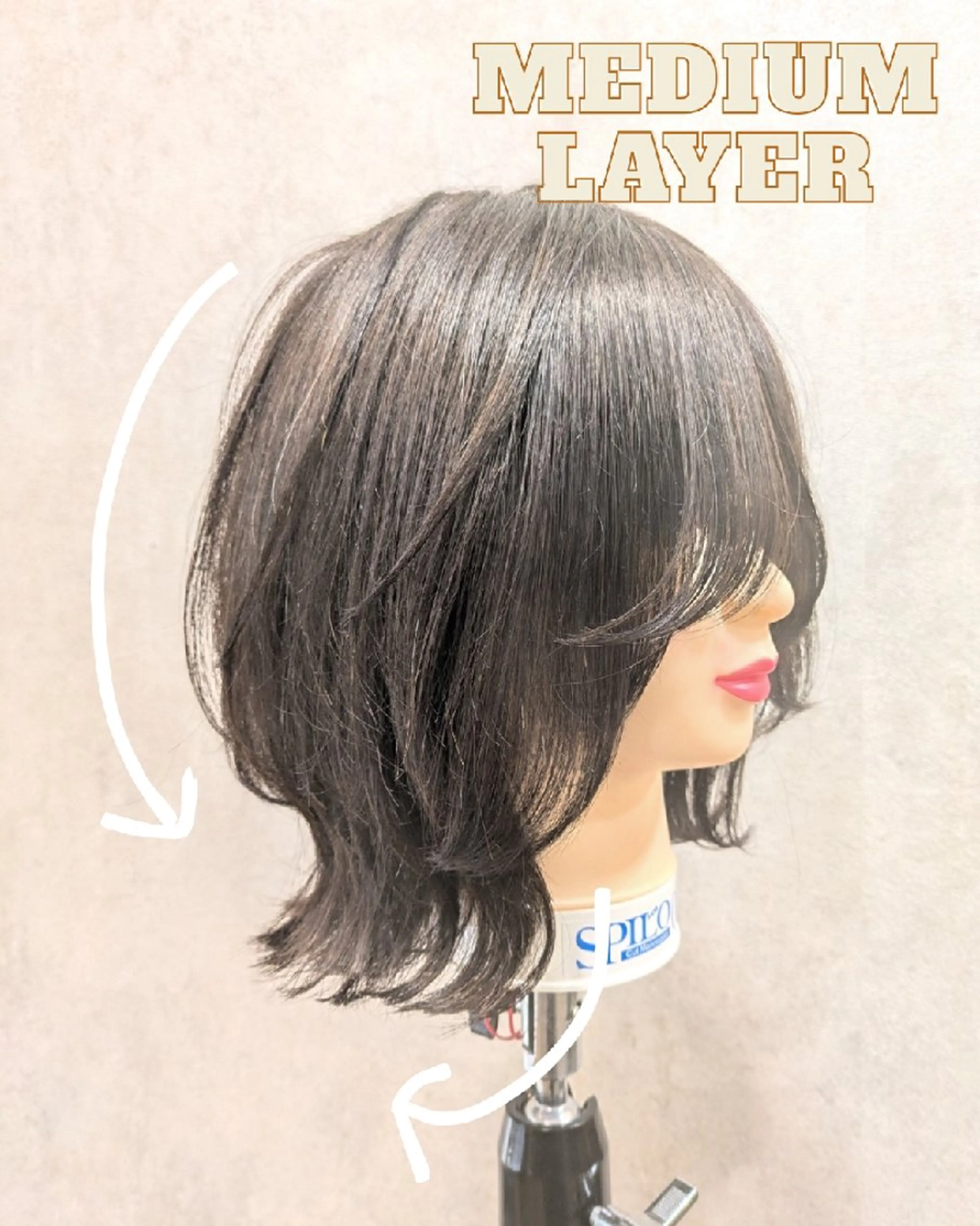 ミディアム くびれヘア くびれレイヤー レイヤーカット FOCUS柏所属・🤍山岸 彩花🤍のヘアスタイル