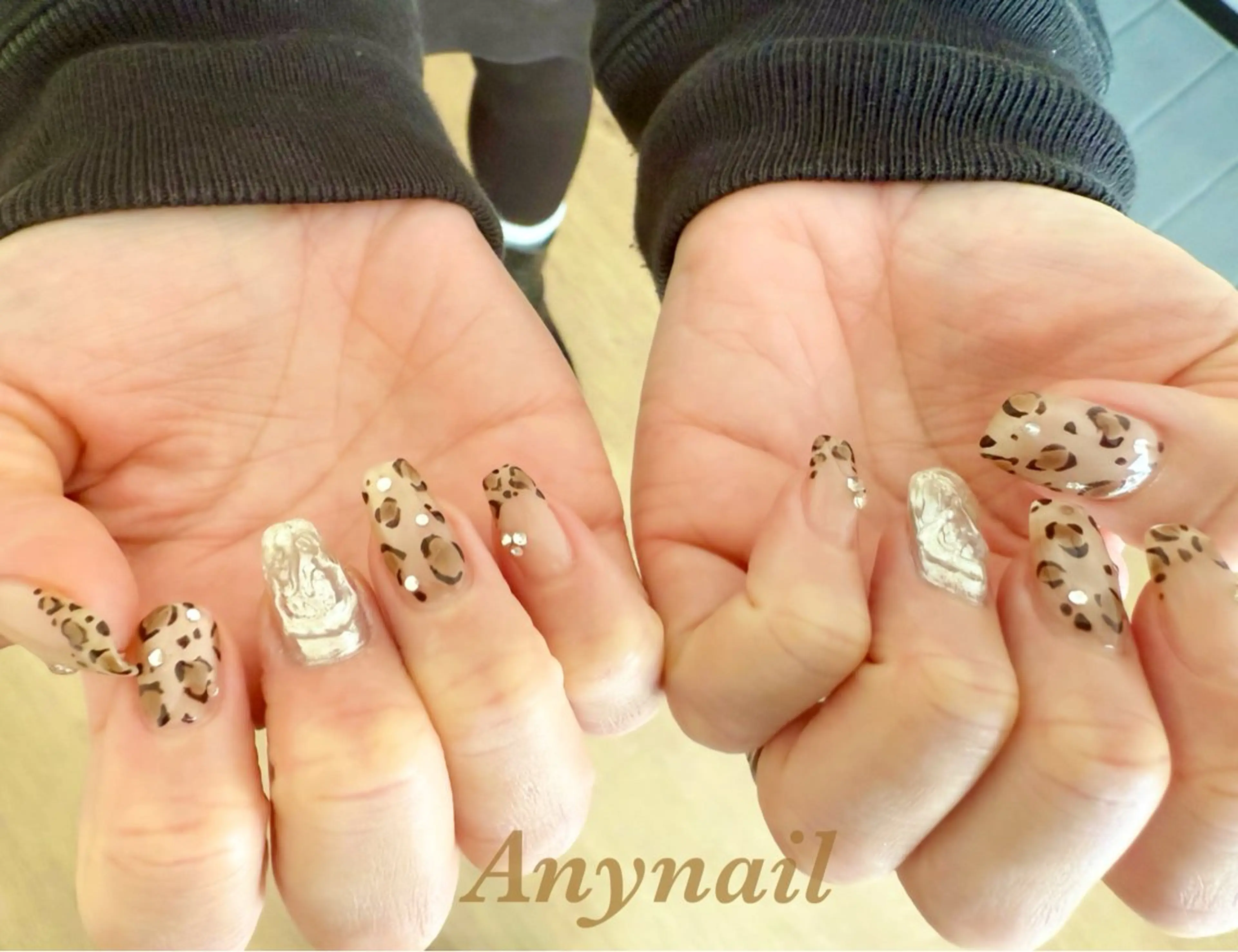 ネイル アニマル柄 ブルー マグネットネイル ミラーネイル 冬ネイル 岩澤 恵子のネイルデザイン