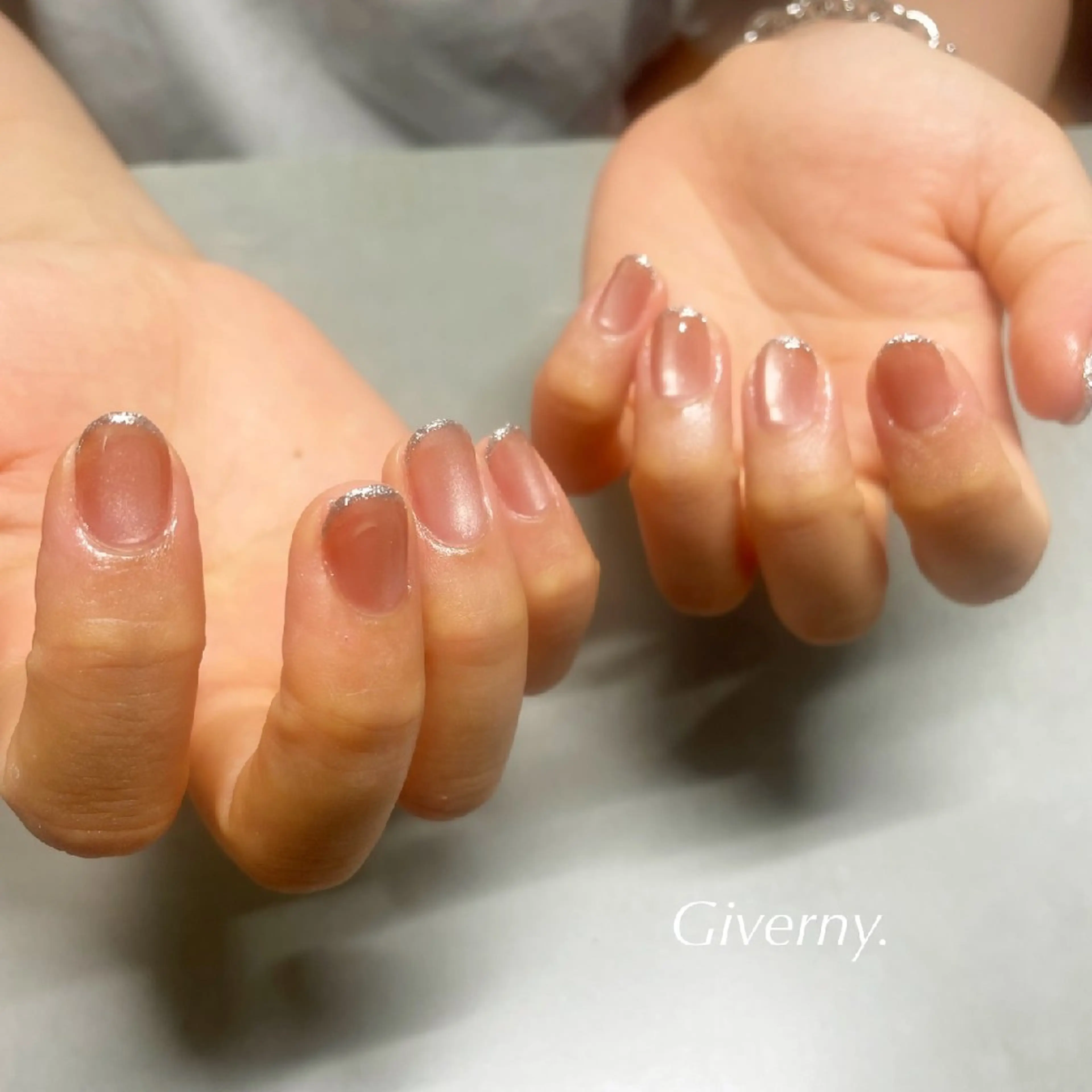 ネイル マグネットネイル オフィスネイル 夏ネイル ハンドネイル Giverny .のネイルデザイン