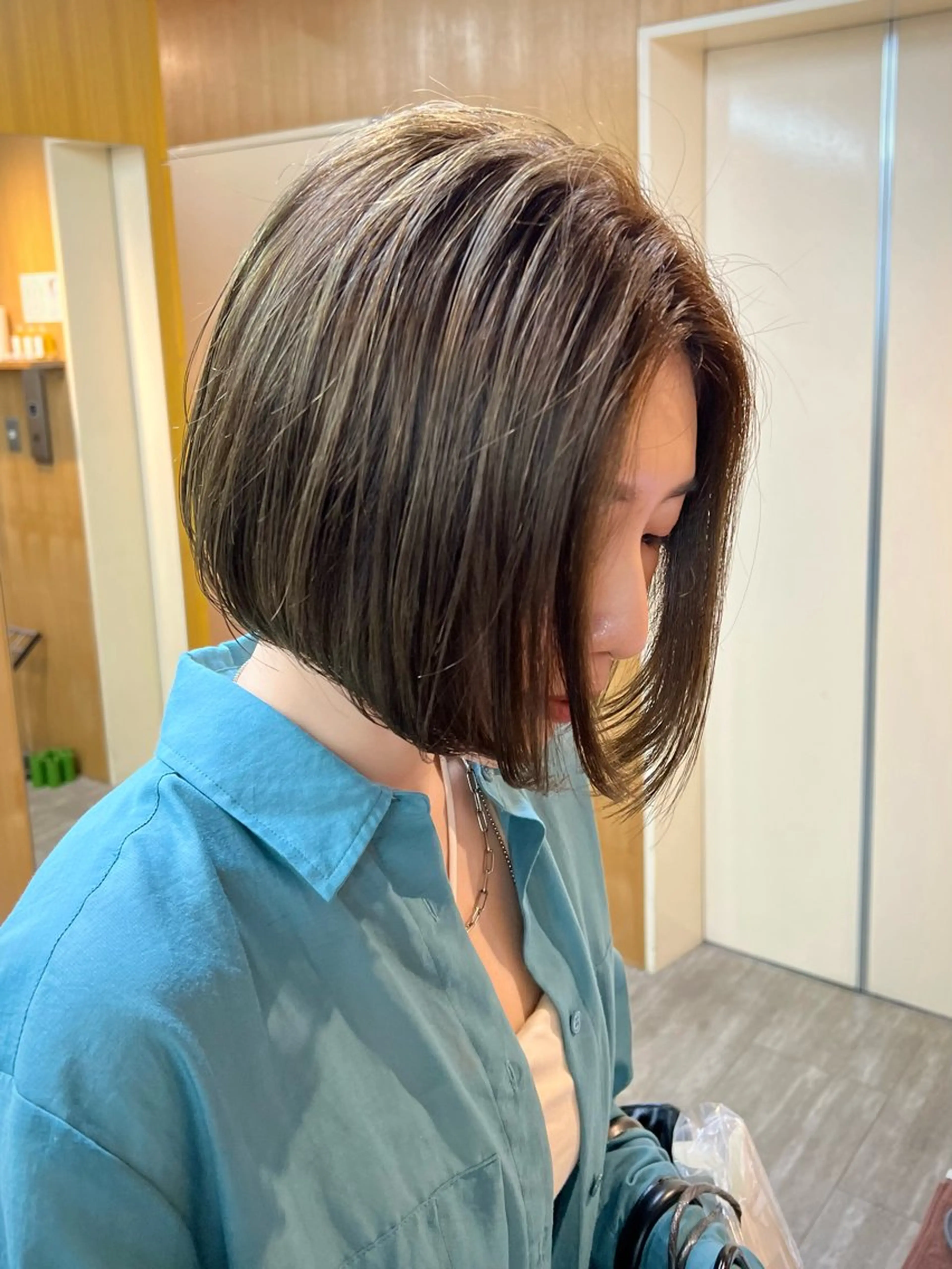 ミディアム カラー ベージュカラー 透明感カラー/ イルミナカラーヒロキのヘアスタイル