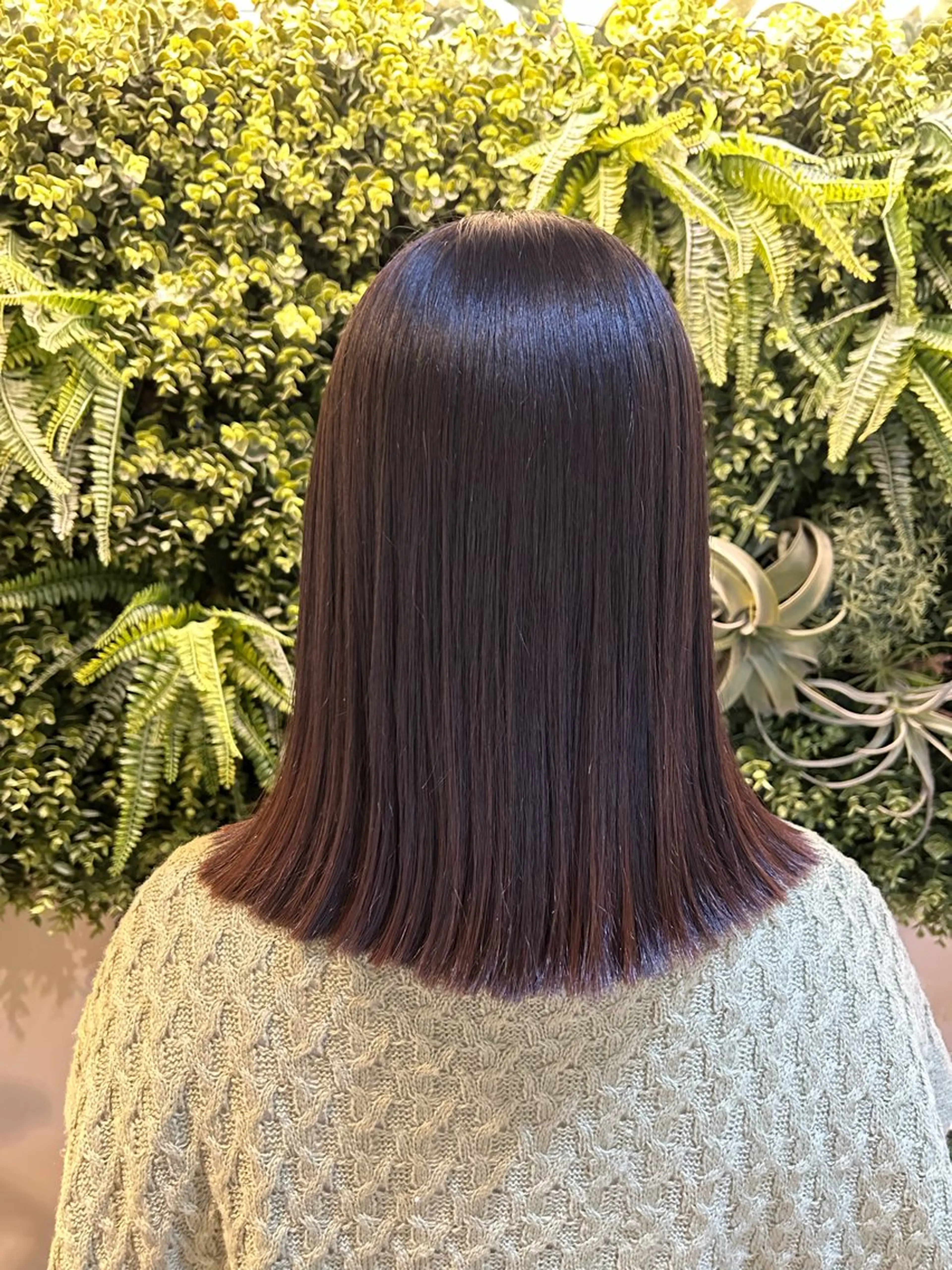 ミディアム 水谷 菜央のヘアスタイル