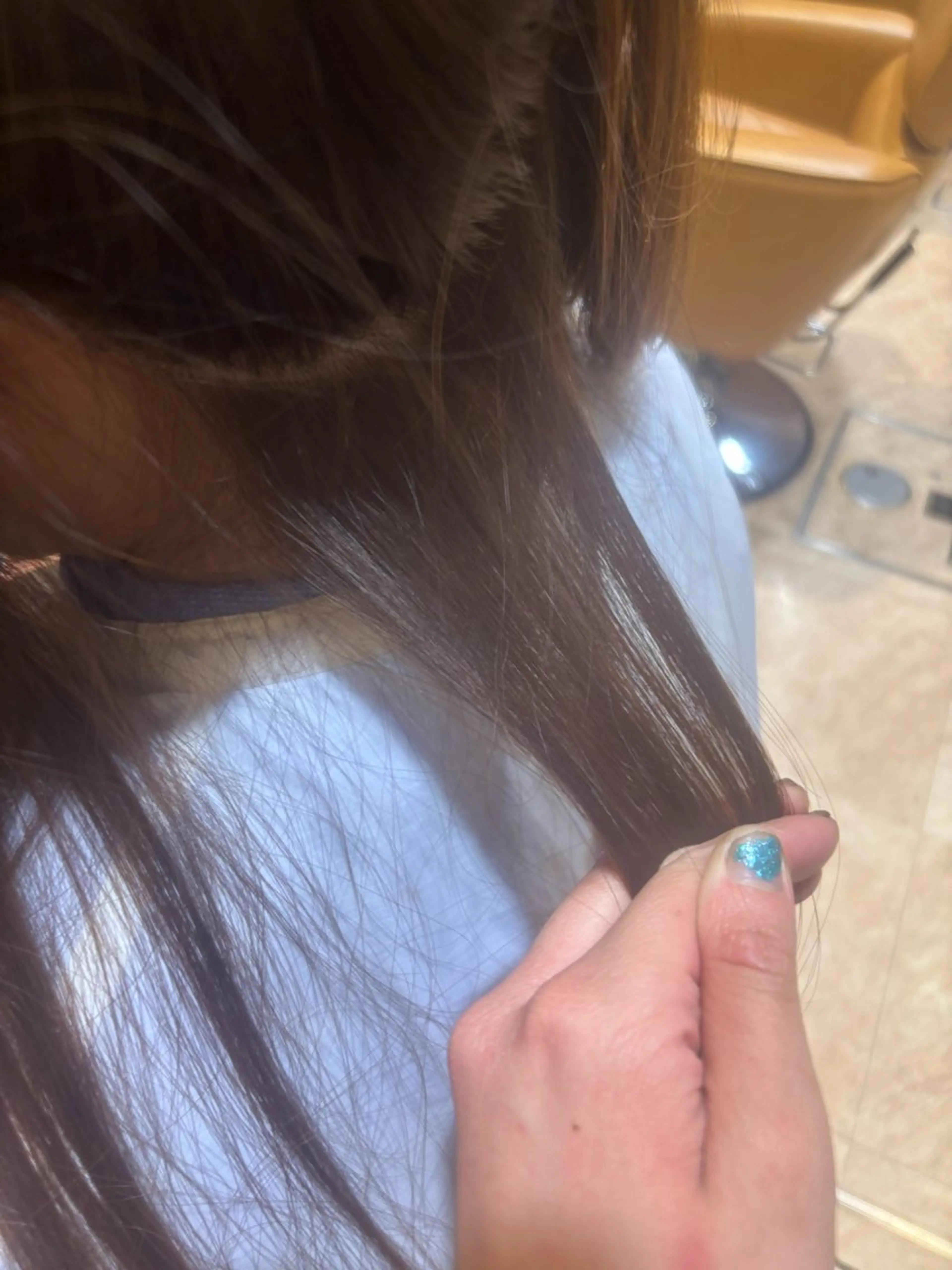 カラー 出原 凪彩のヘアスタイル