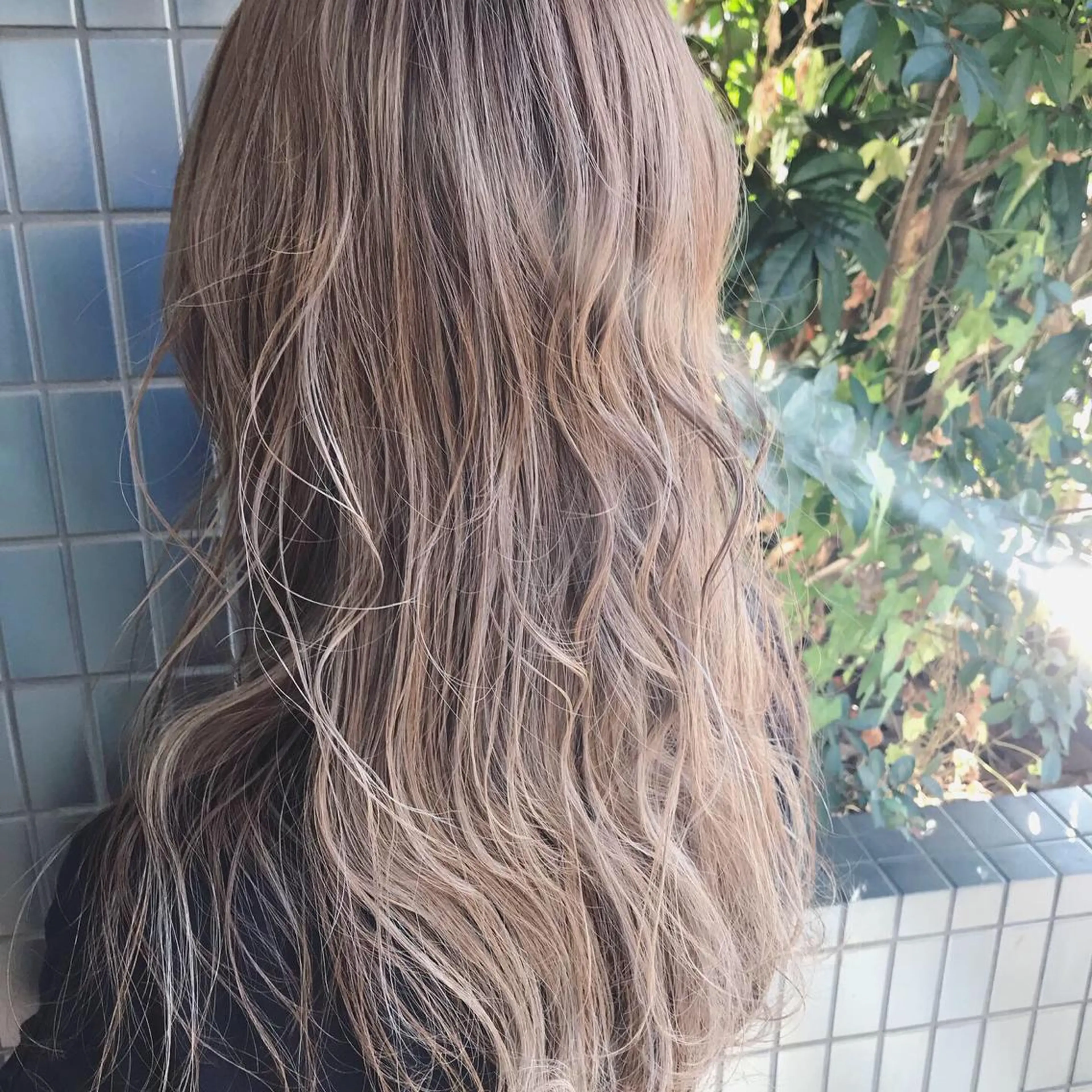 カラー バレイヤージュ ベージュカラー ブリーチ ハイライトカラー ミルクティーベージュ ヘアカラー トリートメント ✅ｼｪｱｻﾛﾝJAM 相田友和のヘアスタイル