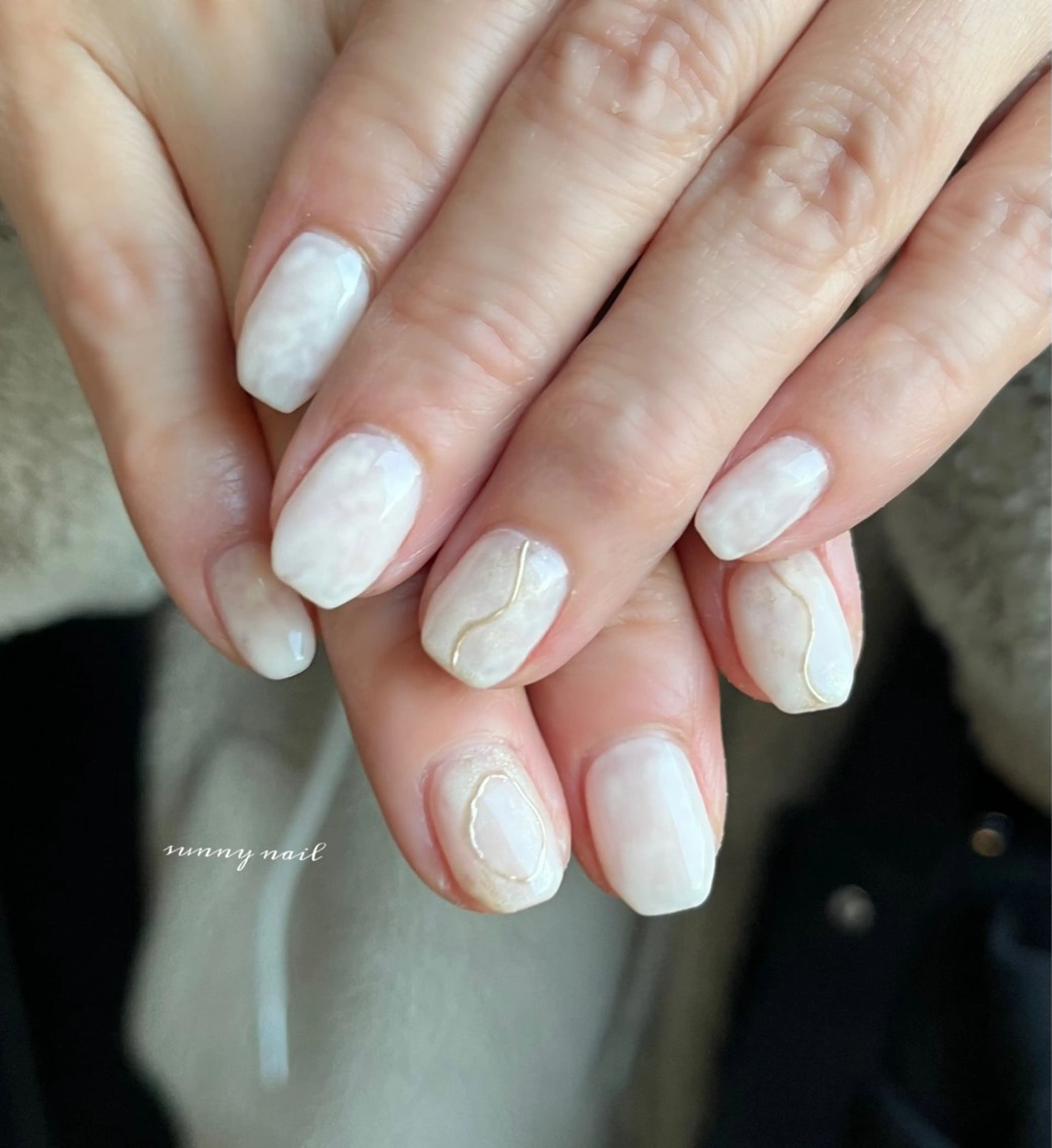 ネイル ジェルネイル ミラーネイル ニュアンスネイル パラジェル ホワイト sunny nailのネイルデザイン