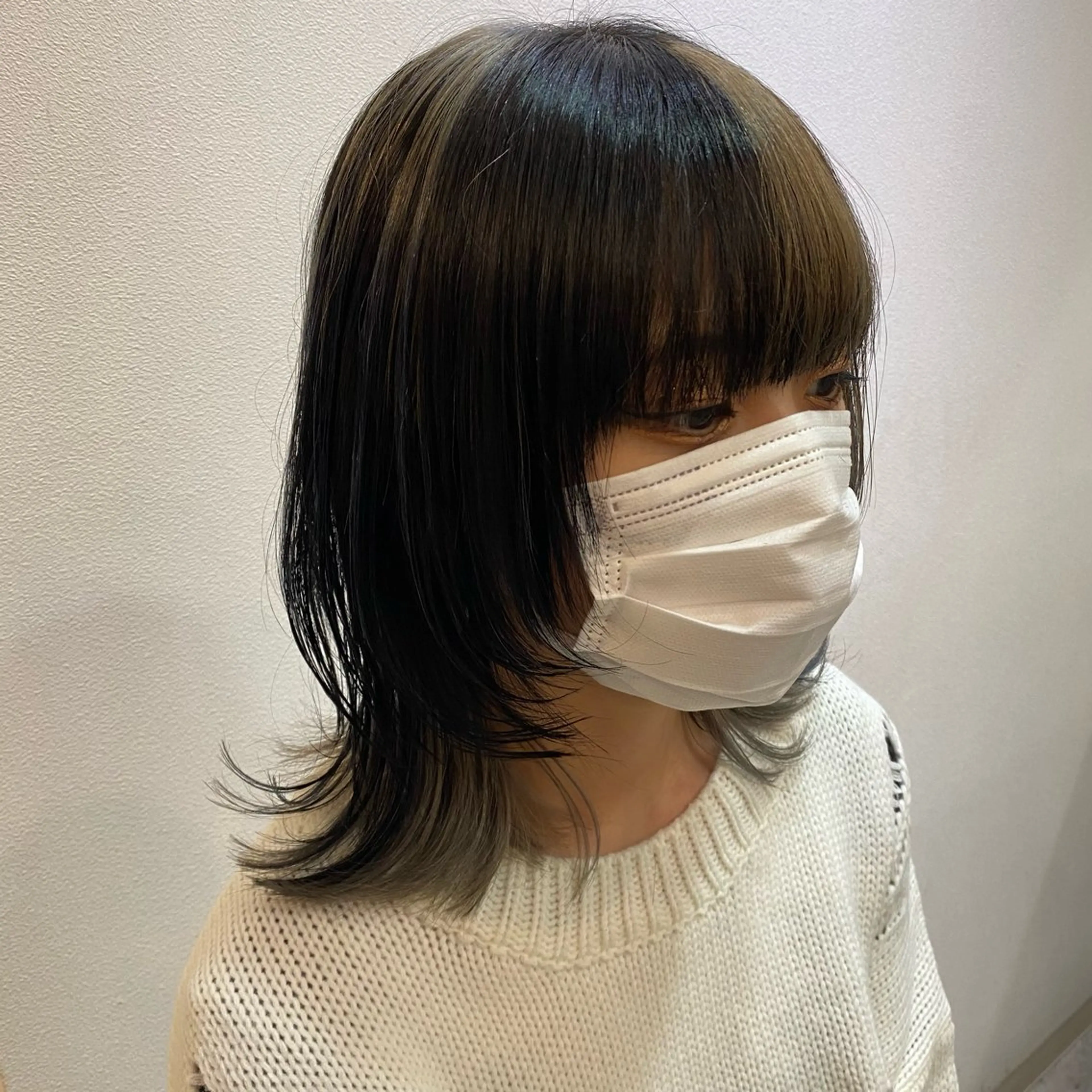 ミディアム カラー 惣木 菜穂のヘアスタイル