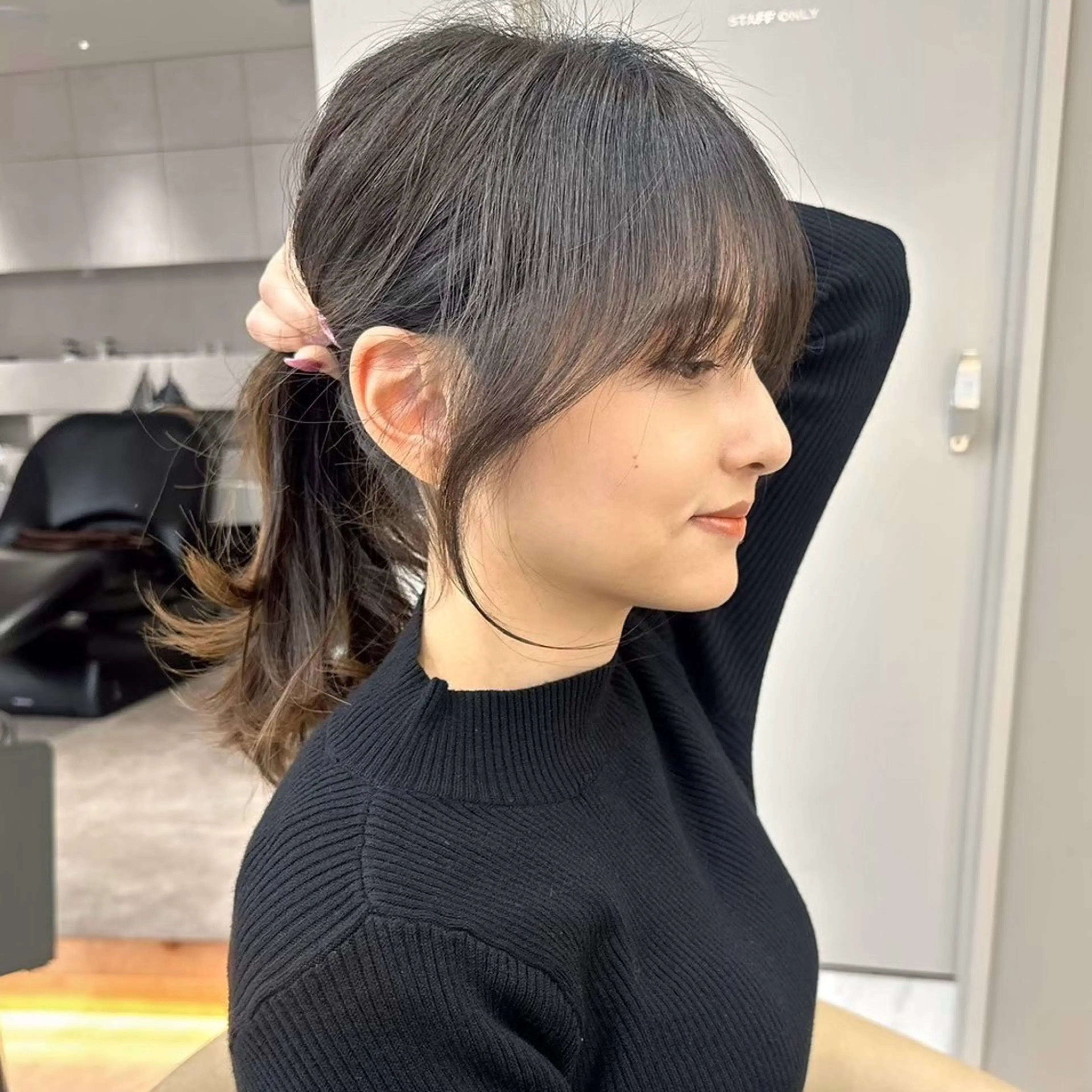 セミロング カラー ヘアアレンジ カット ヘアカラー トリートメント ヘアセット ボブ|韓国|美髪矯正 |amika🌙のヘアスタイル
