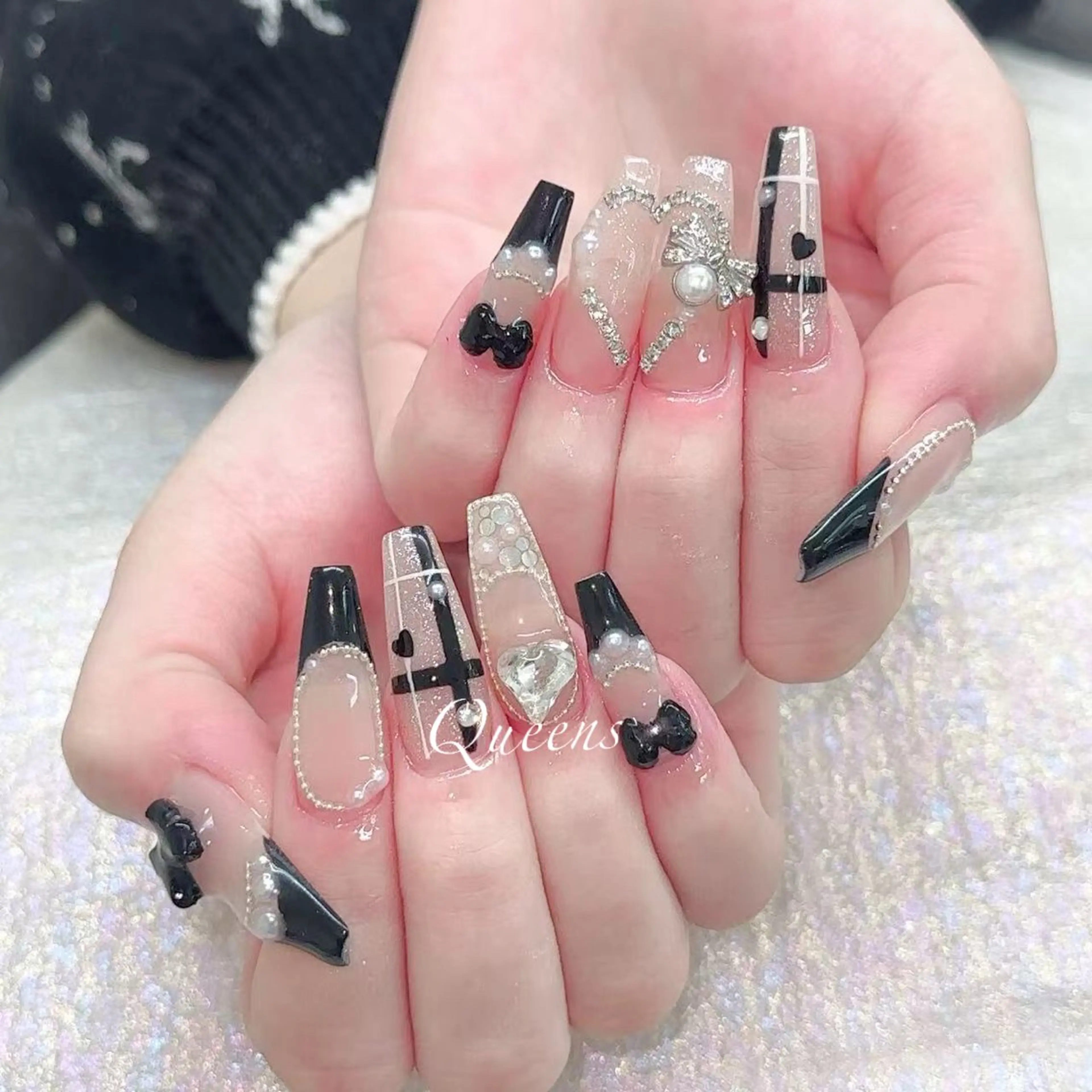 ネイル ハンドネイル Queens ひなのネイルデザイン