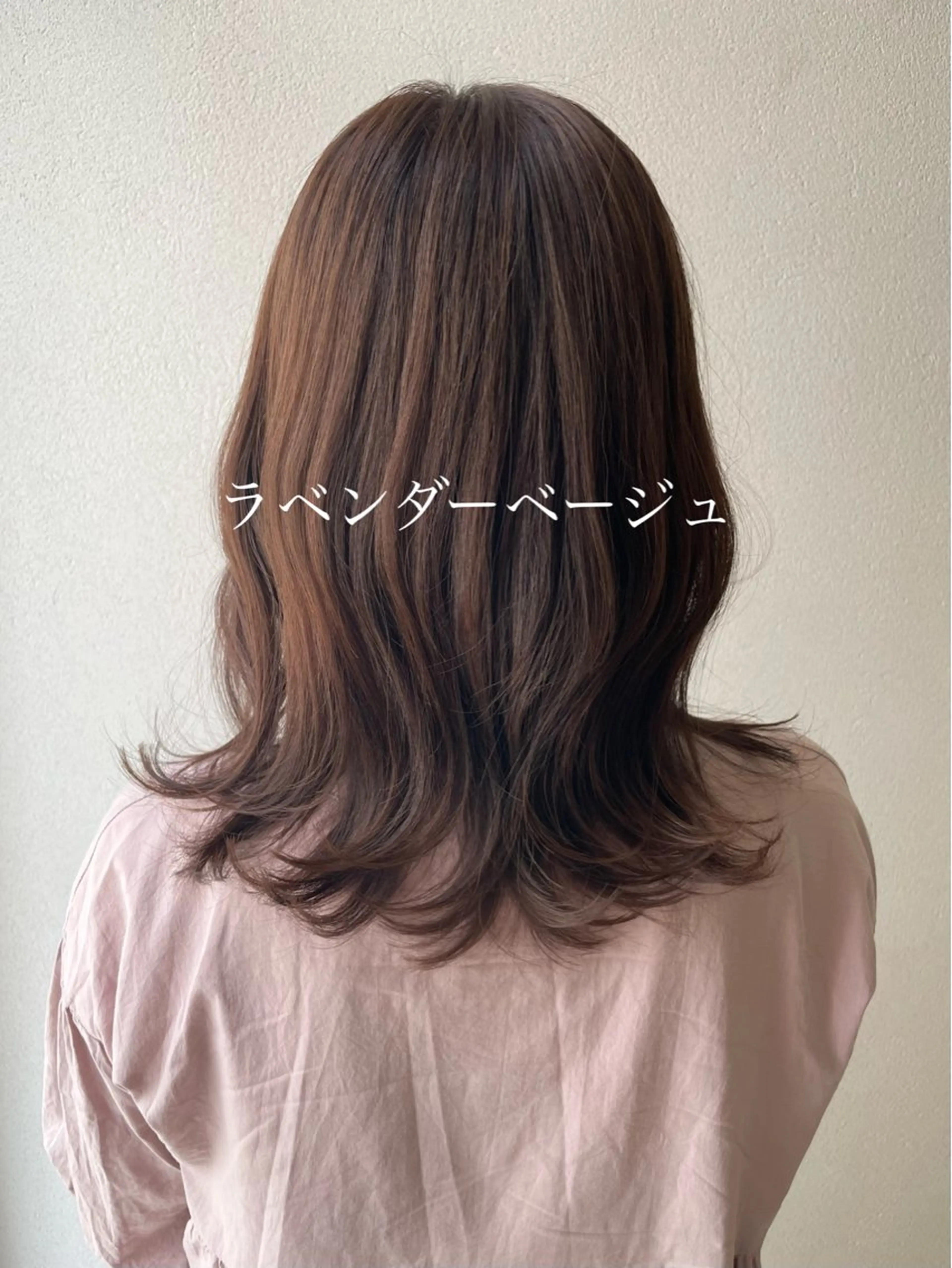 ミディアム カラー ベージュカラー ラベンダーカラー ラベンダーベージュ レイヤーカット 沢田 瞳のヘアスタイル
