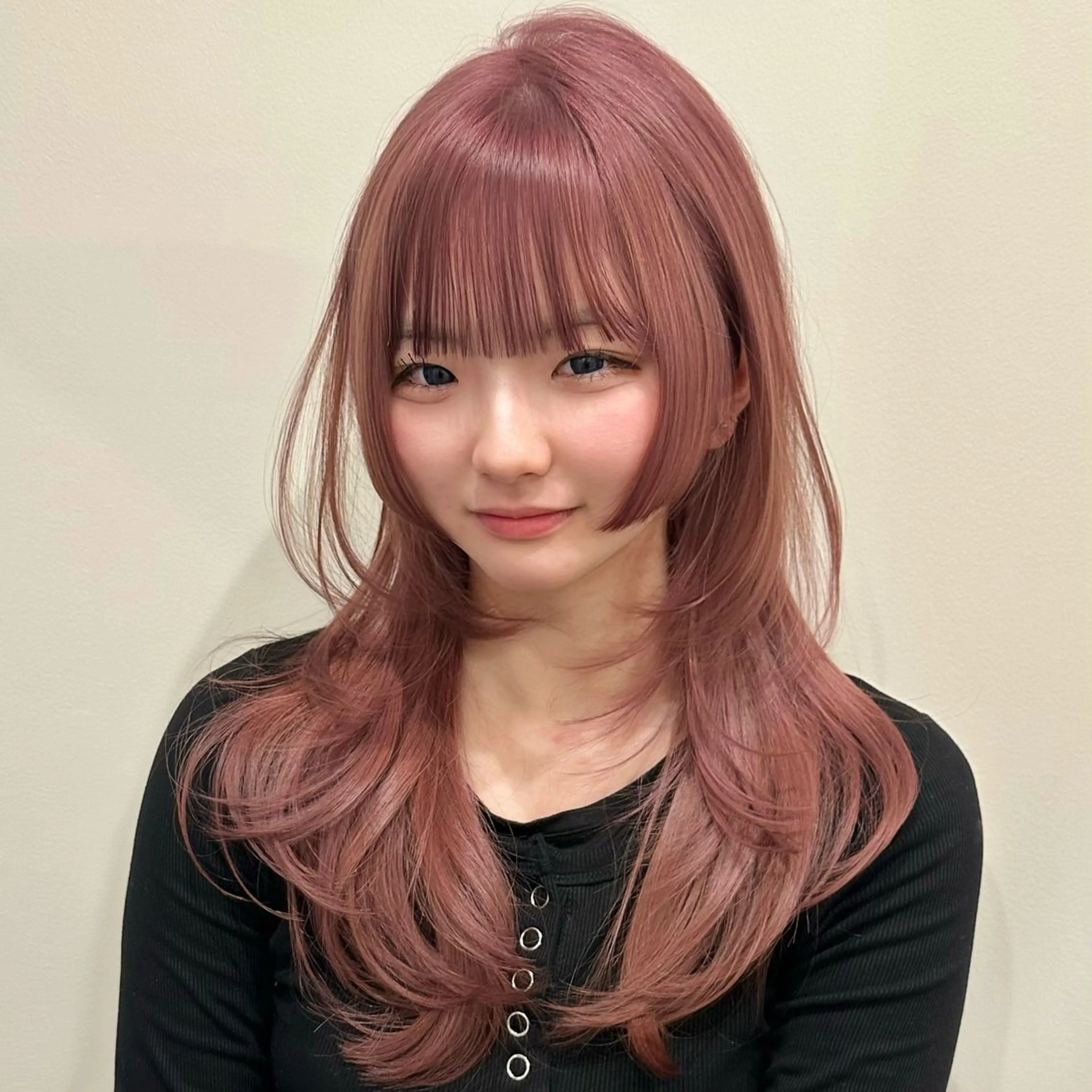 ミディアム カット ヘアカラー トリートメント 🌹ハッシュカット、 レイヤー韓国ヘア🌹のヘアスタイル