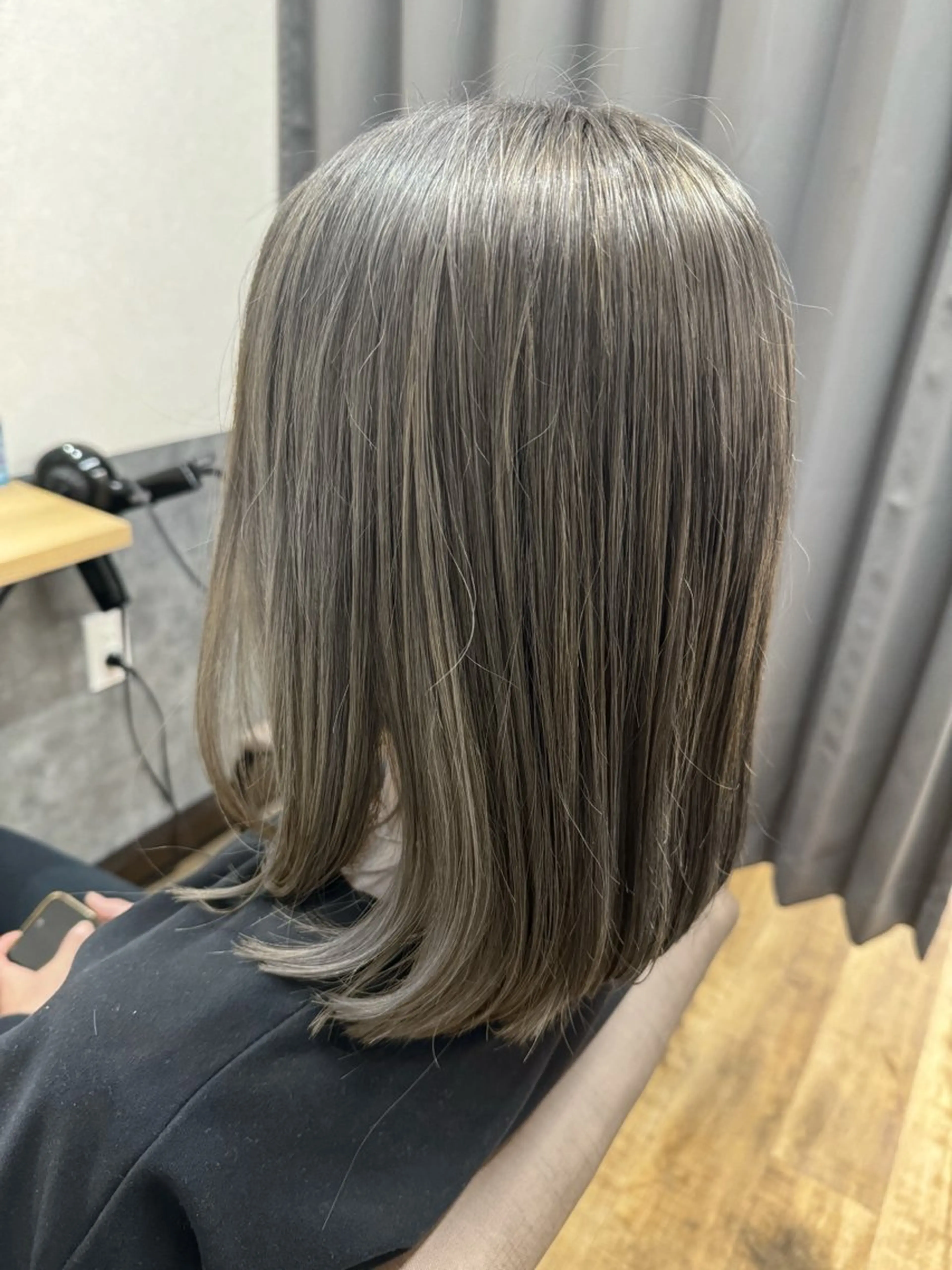 ミディアム カラー アッシュ シルバー シルバーアッシュ TELAHAIR南流山店所属・TERA  HAIR HARUのヘアスタイル
