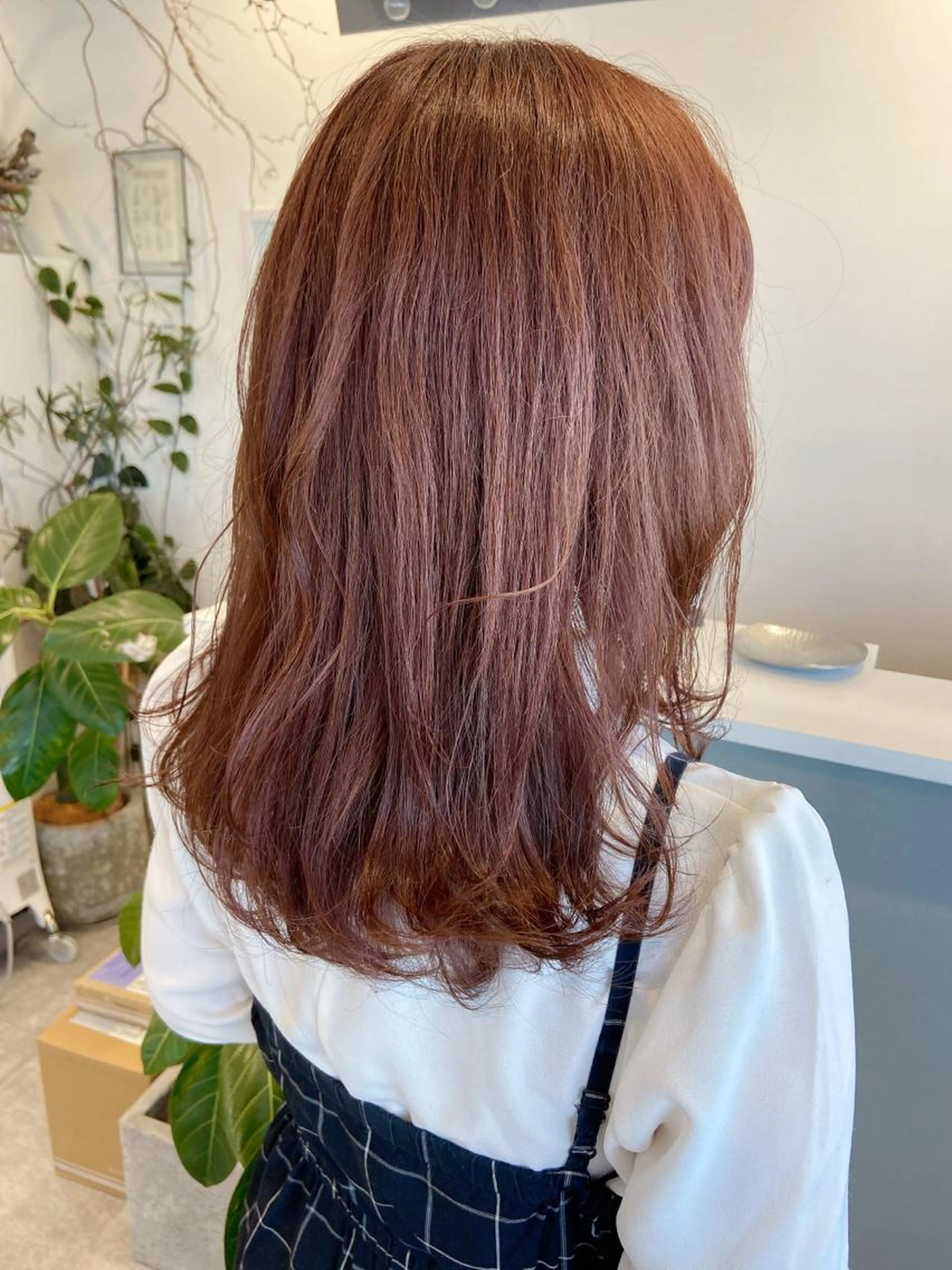 似合わせカット＋イルミナカラーを使ったハイ透明感カラー＋トリートメントの写真