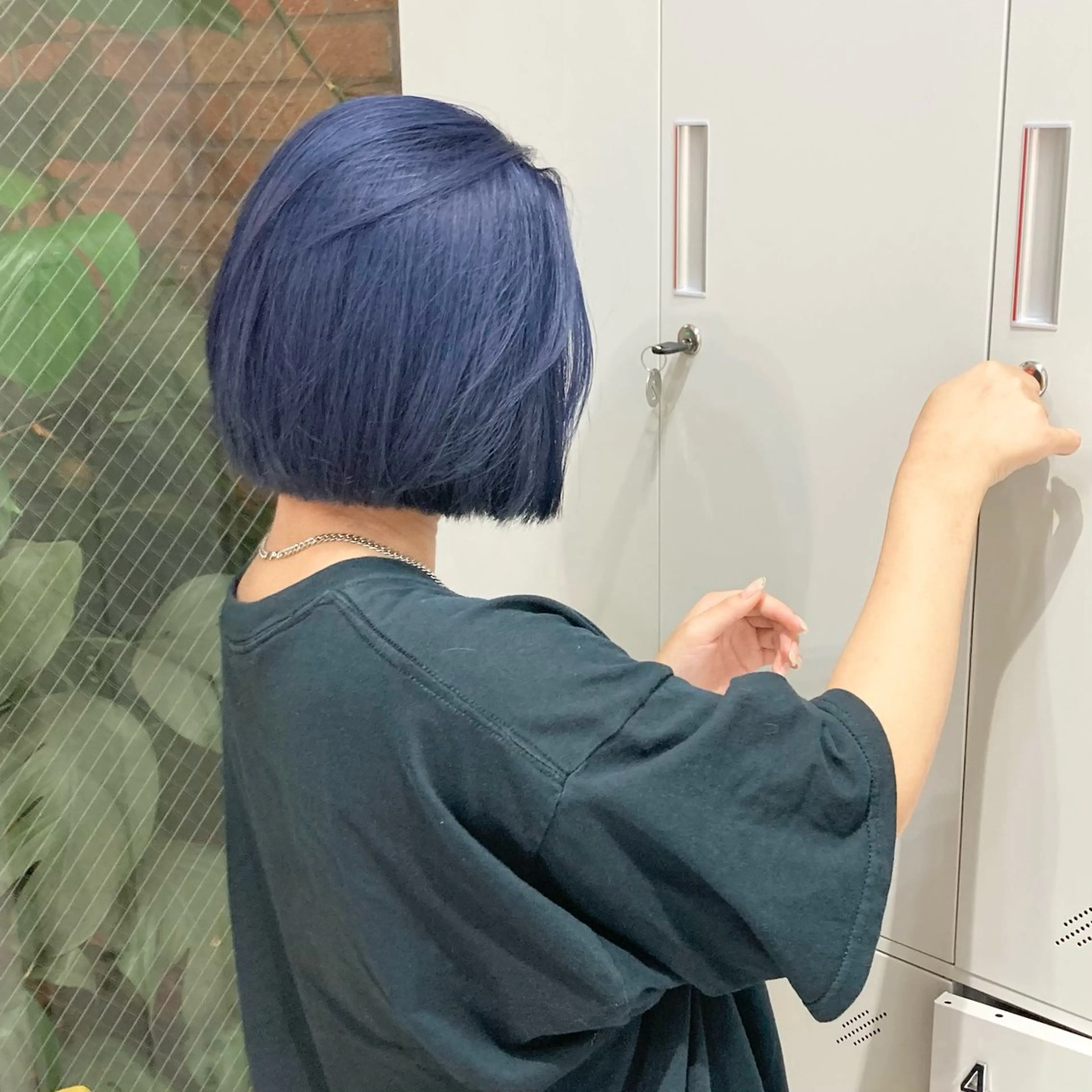 ショート カラー ベージュカラー 黒髪 ブリーチ ブロンド ブルーカラー 表参道/ハイライト バレイヤージュのヘアスタイル