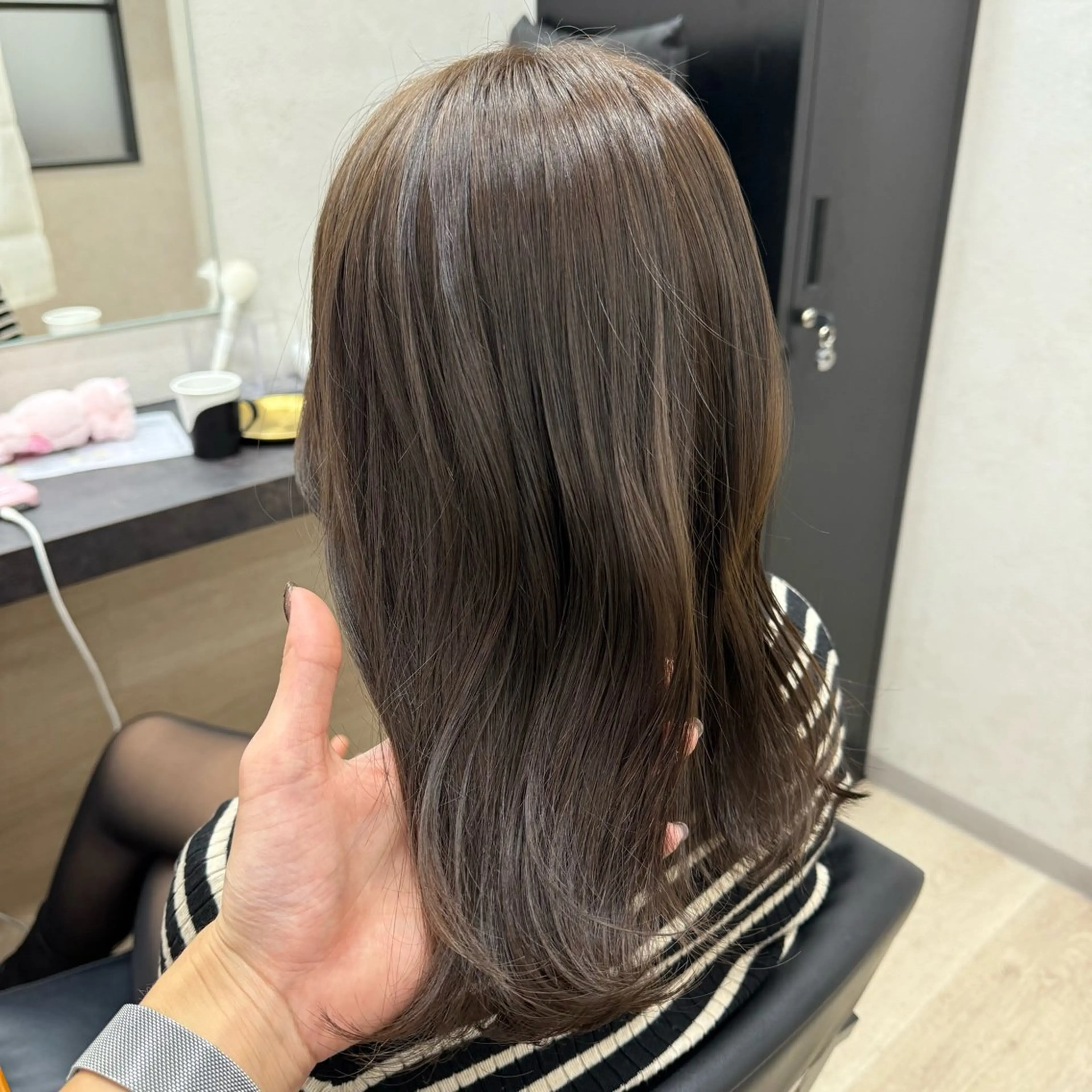 ミディアム カラー ブリーチ カット ヘアカラー トリートメント 有田裕真 【ブリーチカラー】のヘアスタイル