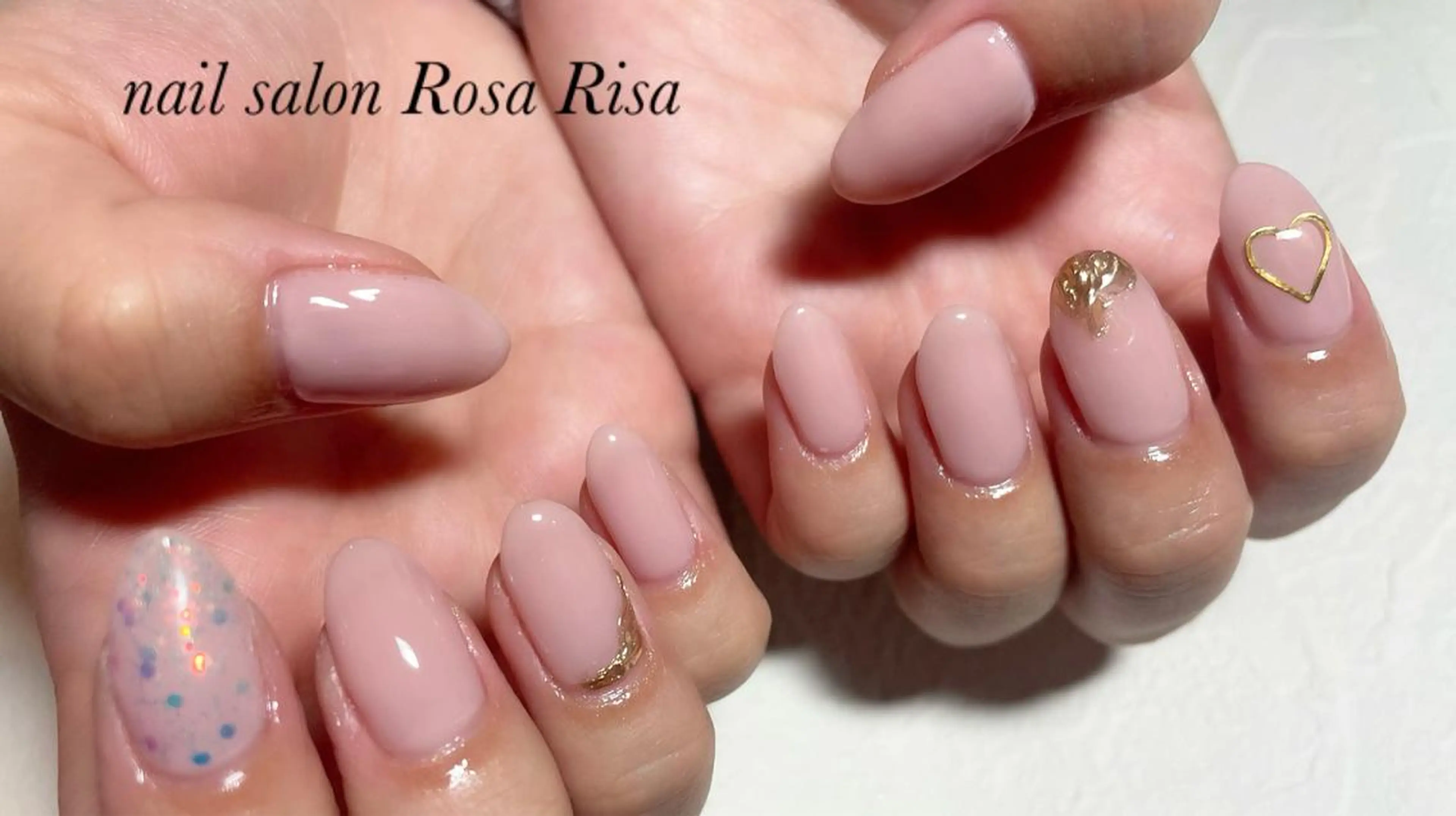ミディアム ネイル ピンク ハンドネイル ネイルスタジオ シェイクユアハンズのネイルデザイン