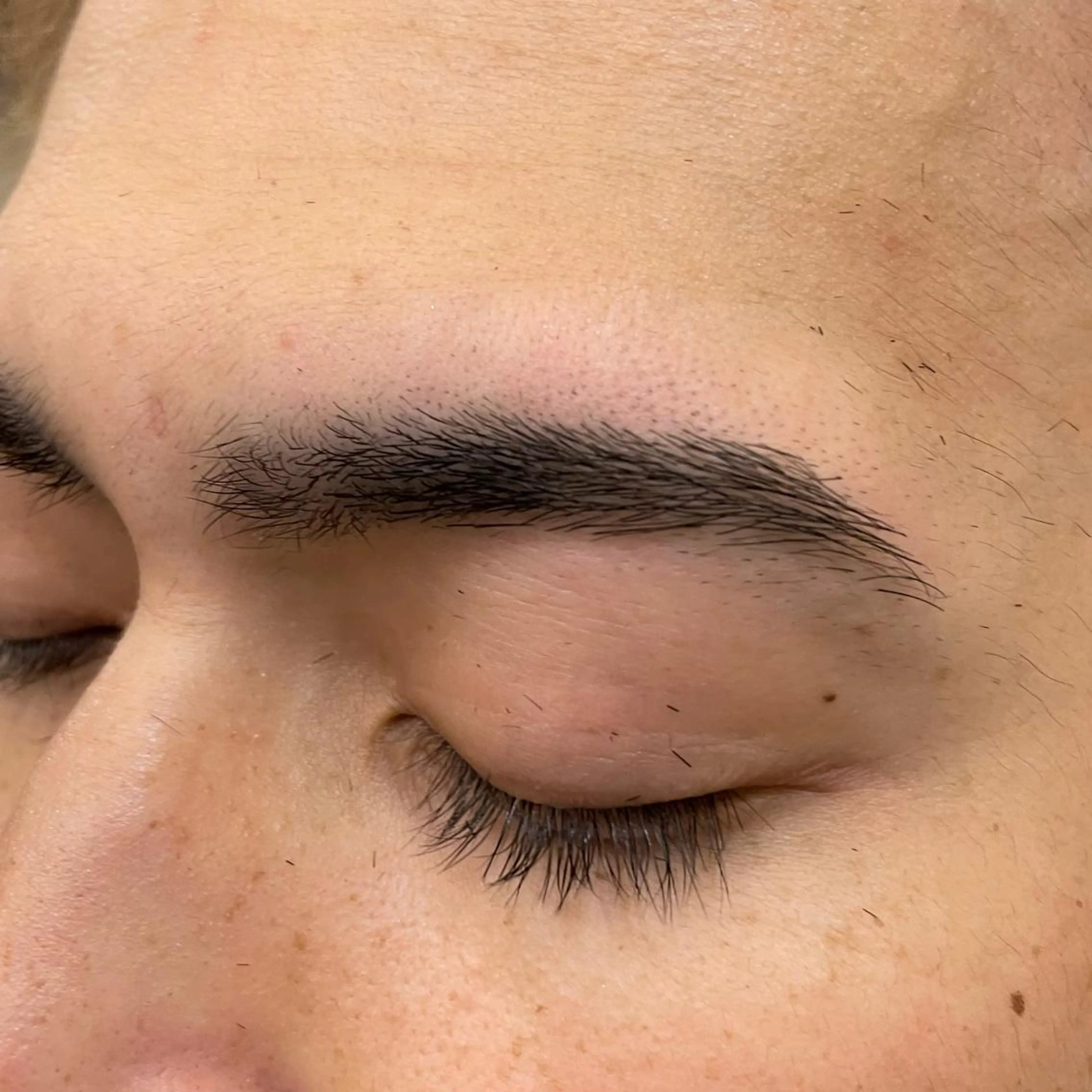 【レディース、メンズ】眉ワックスの写真