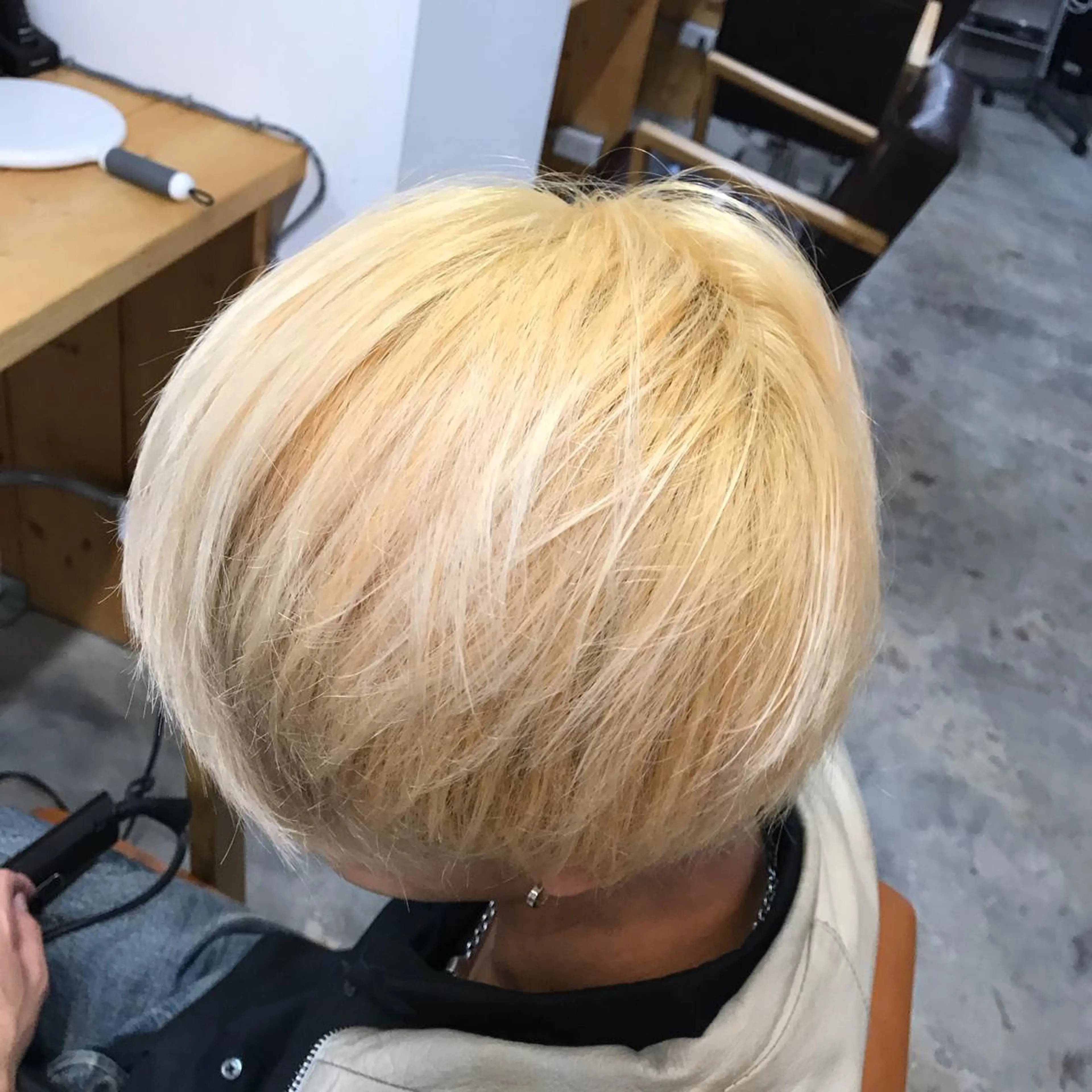 ショート メンズ メンズブリーチ 🌈限定価格🌈 鈴木　瑛輔のヘアスタイル