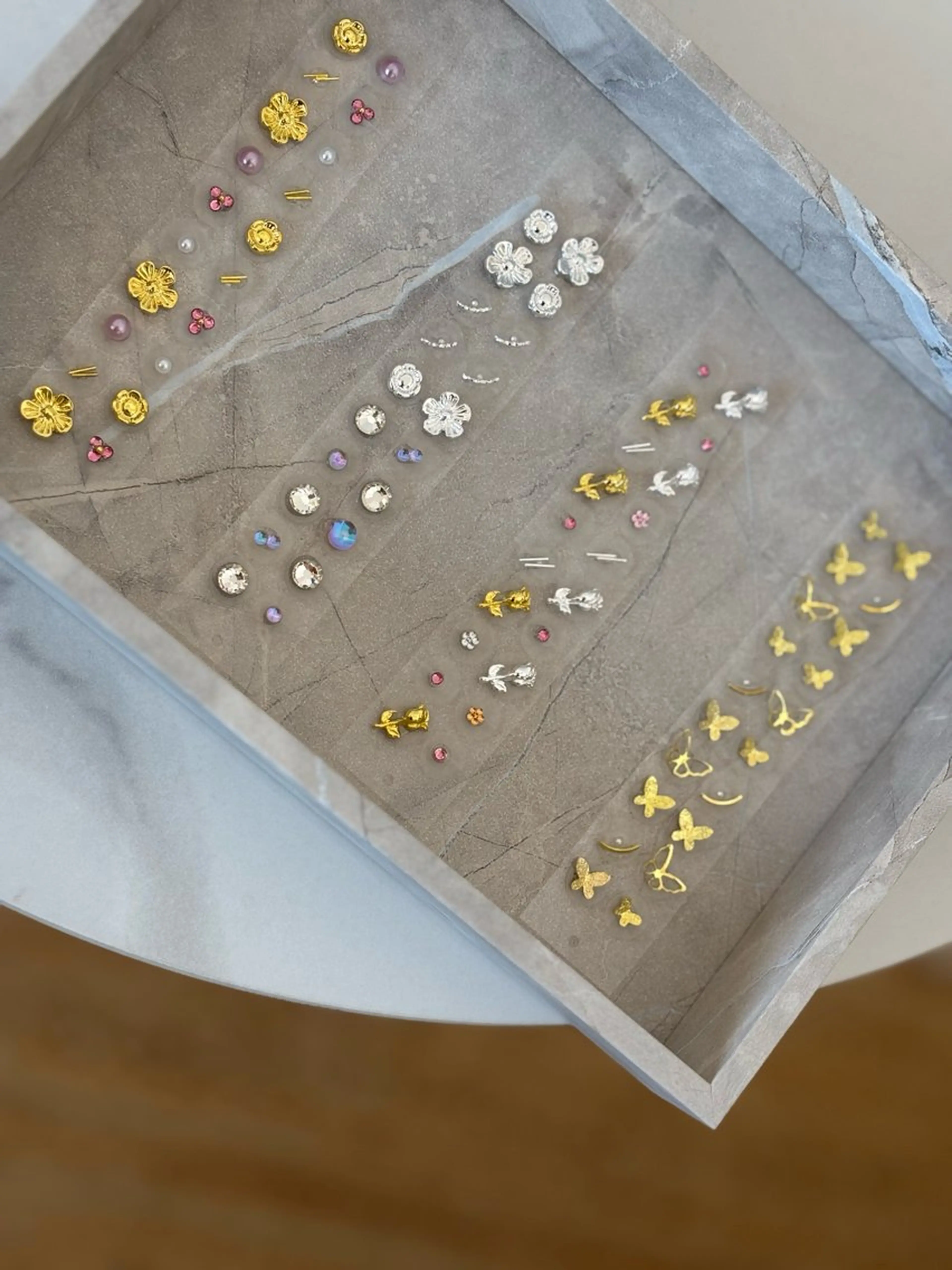 耳つぼジュエリー💎1粒330円​〜​　追加10粒以降110円の写真