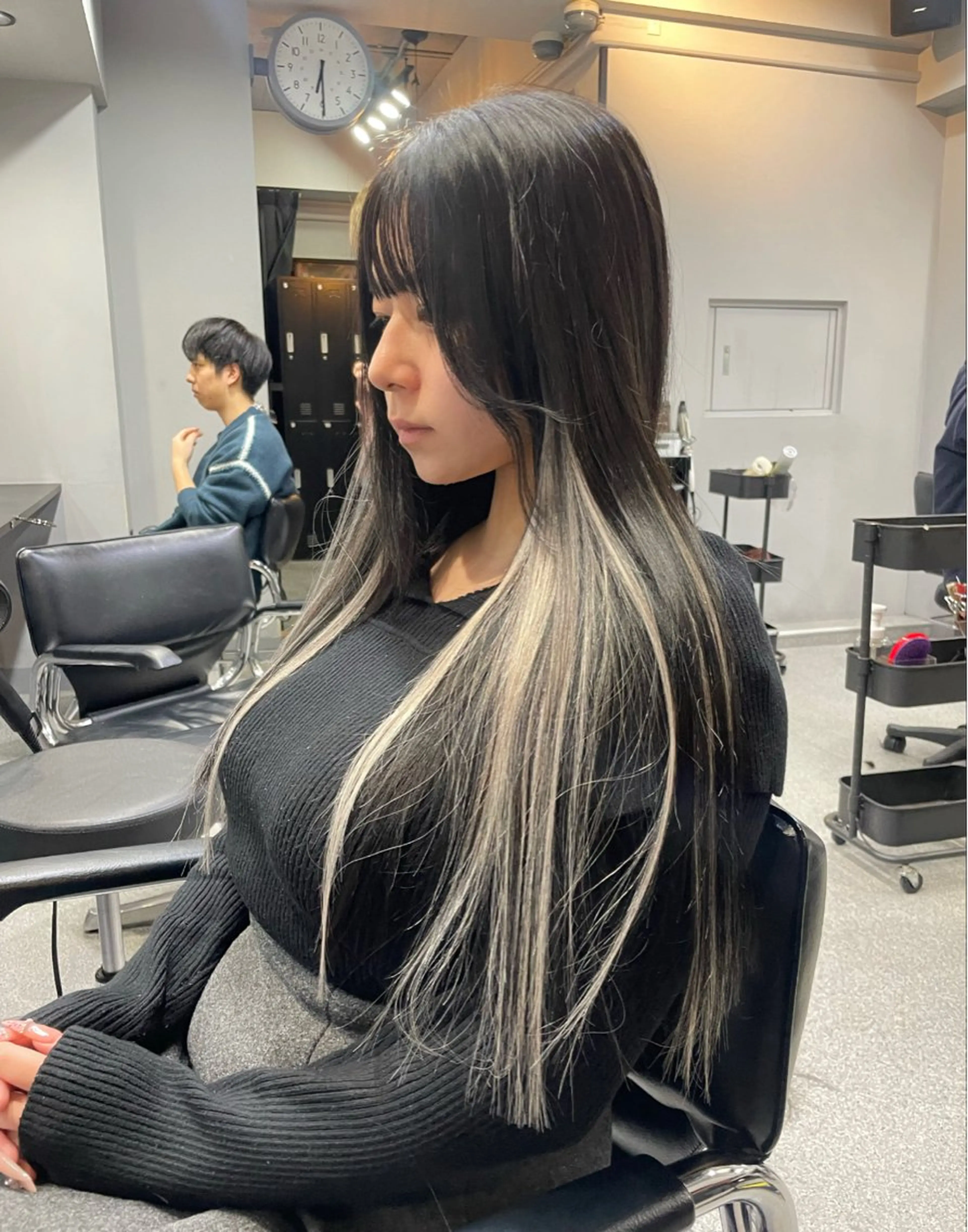 ミディアム カット ヘアカラー トリートメント ケアブリーチ/ エクステ/レイヤーのヘアスタイル