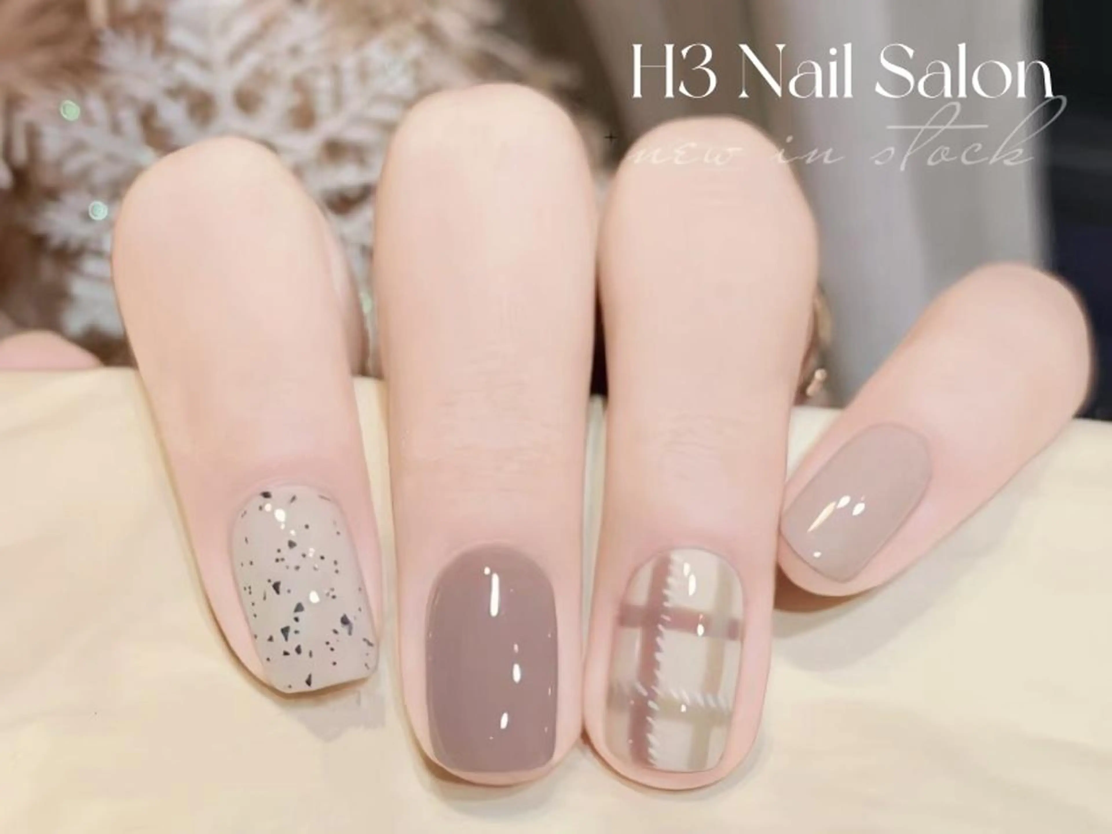 ショート ショートヘア ハンドネイル H3 ネイル サロンのネイルデザイン