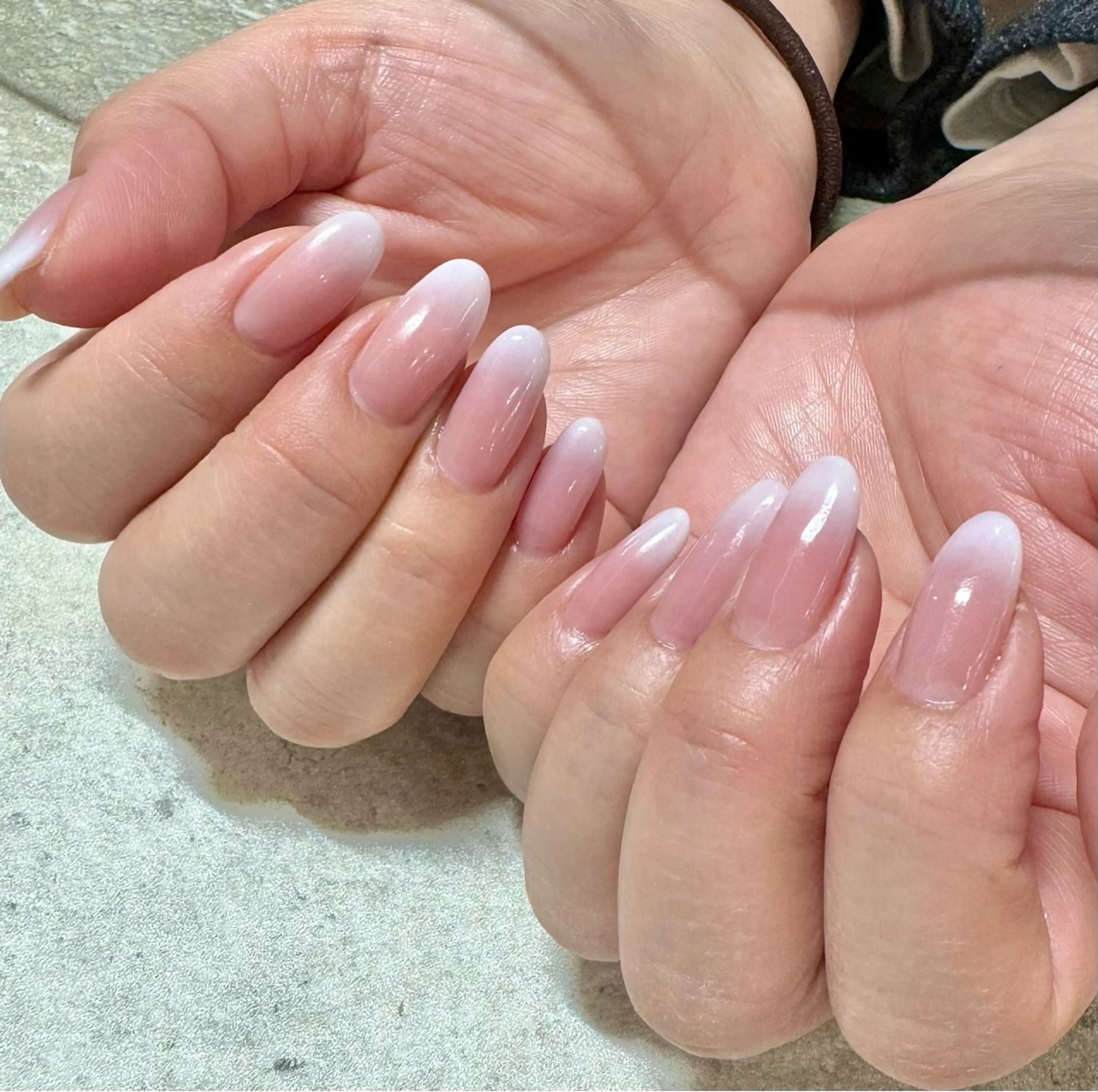 【Hand】カラーグラデーション(クリアベース、オフなし)の写真