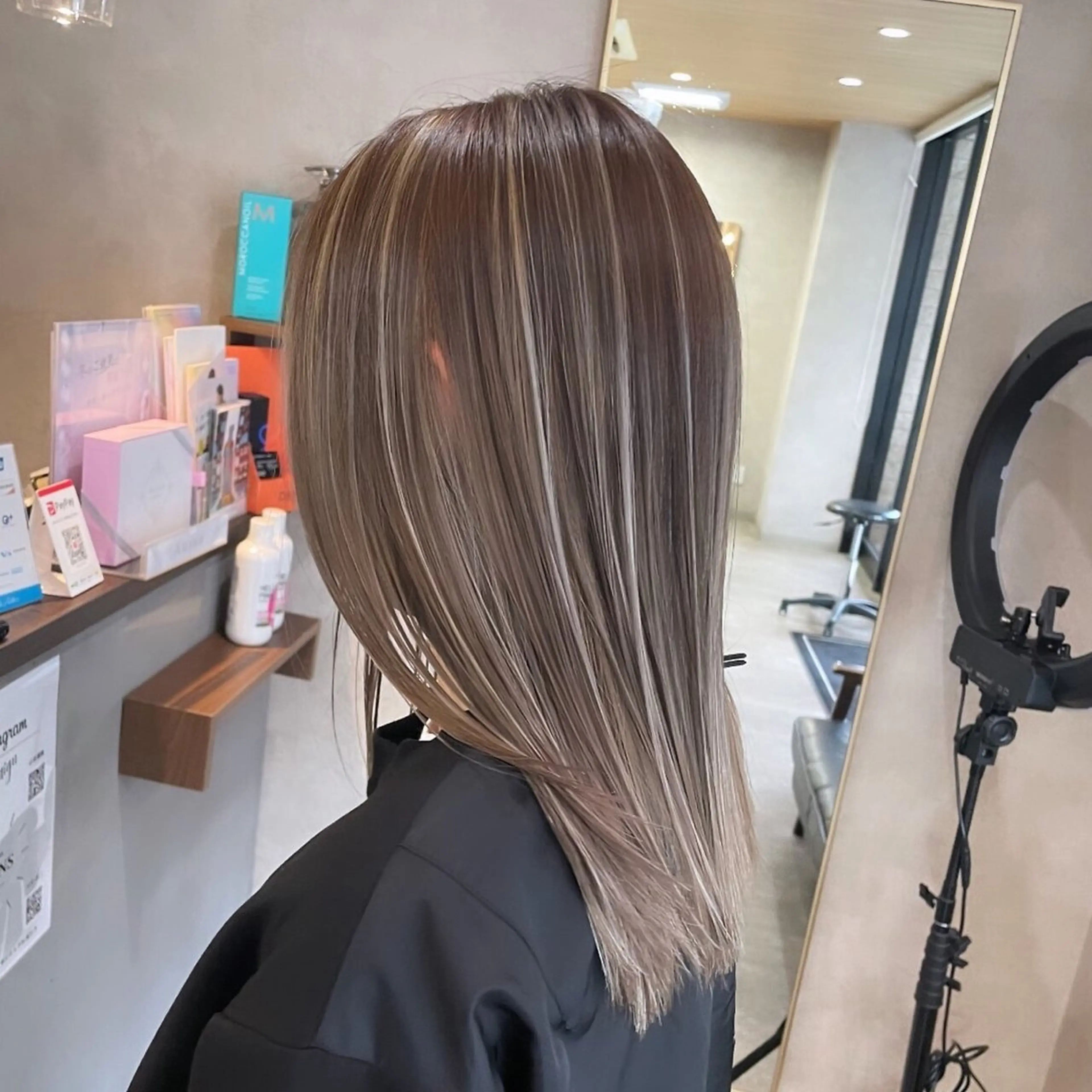 【おしゃれハイライト🎀】ハイライトローライトプラチナカラー＋カット＋TR（白髪ぼかし対応🉑）の写真