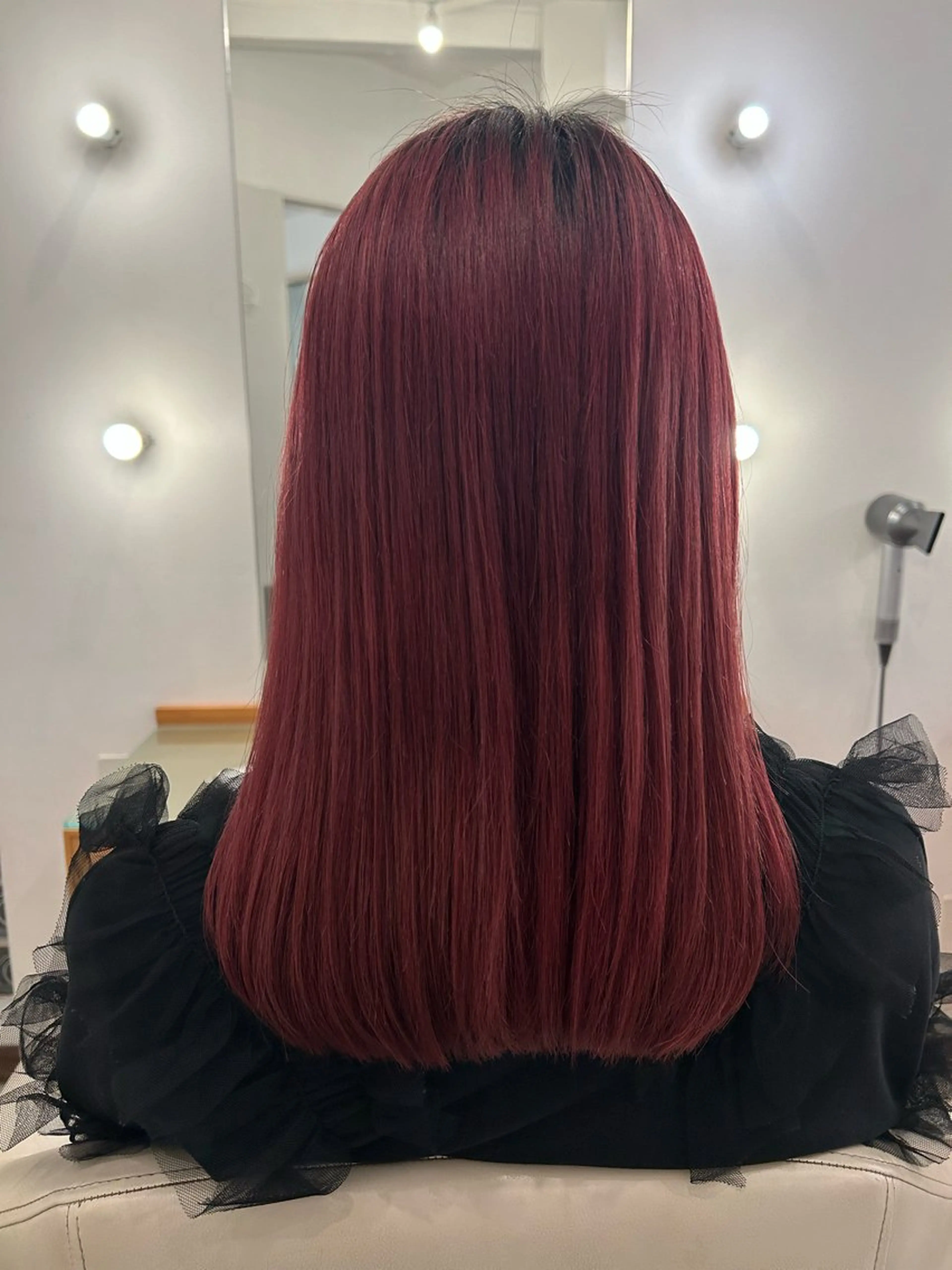 ロング カラー ブリーチ レッドカラー fiorista 🫧Miu  otaのヘアスタイル