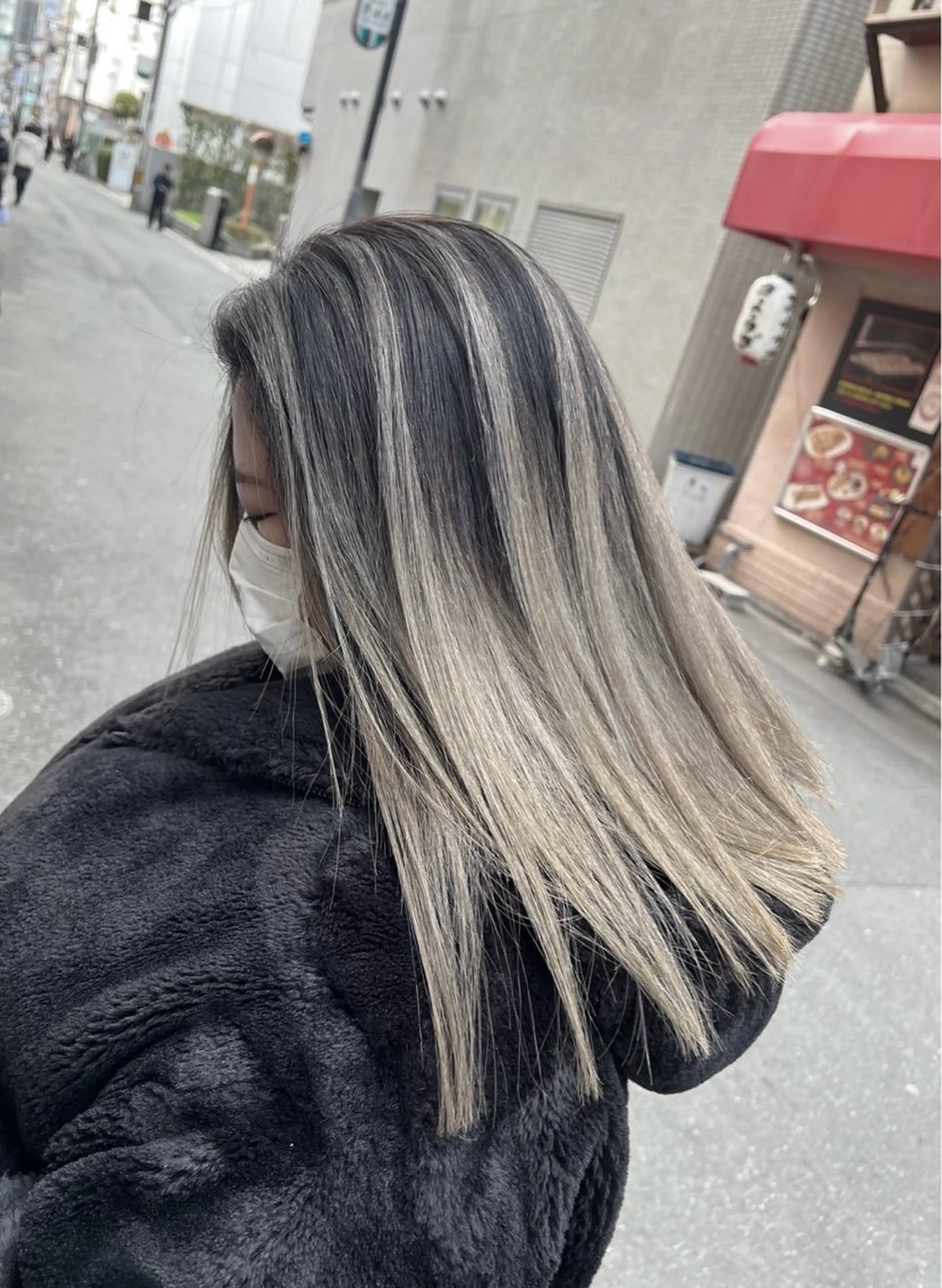 ミディアム カラー バレイヤージュ グレージュ レイヤーカット ヘアカラー ROBIN所属・指名数No.1 /NAOYAのヘアスタイル