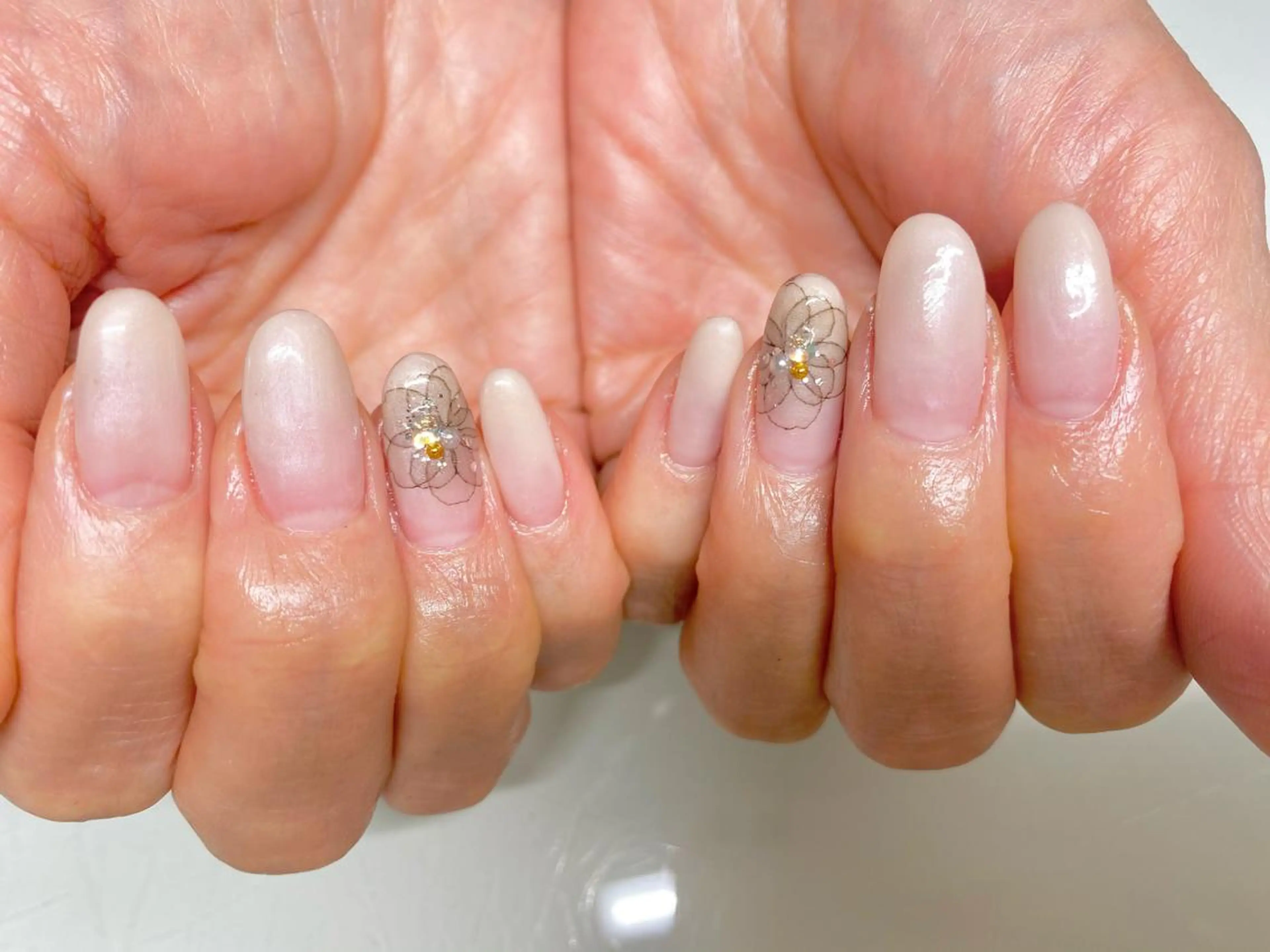 カラー グラデーションカラー ハンドネイル BABELバベル所属・江戸川橋✨BABEL 【バベル】大人可愛いのネイルデザイン