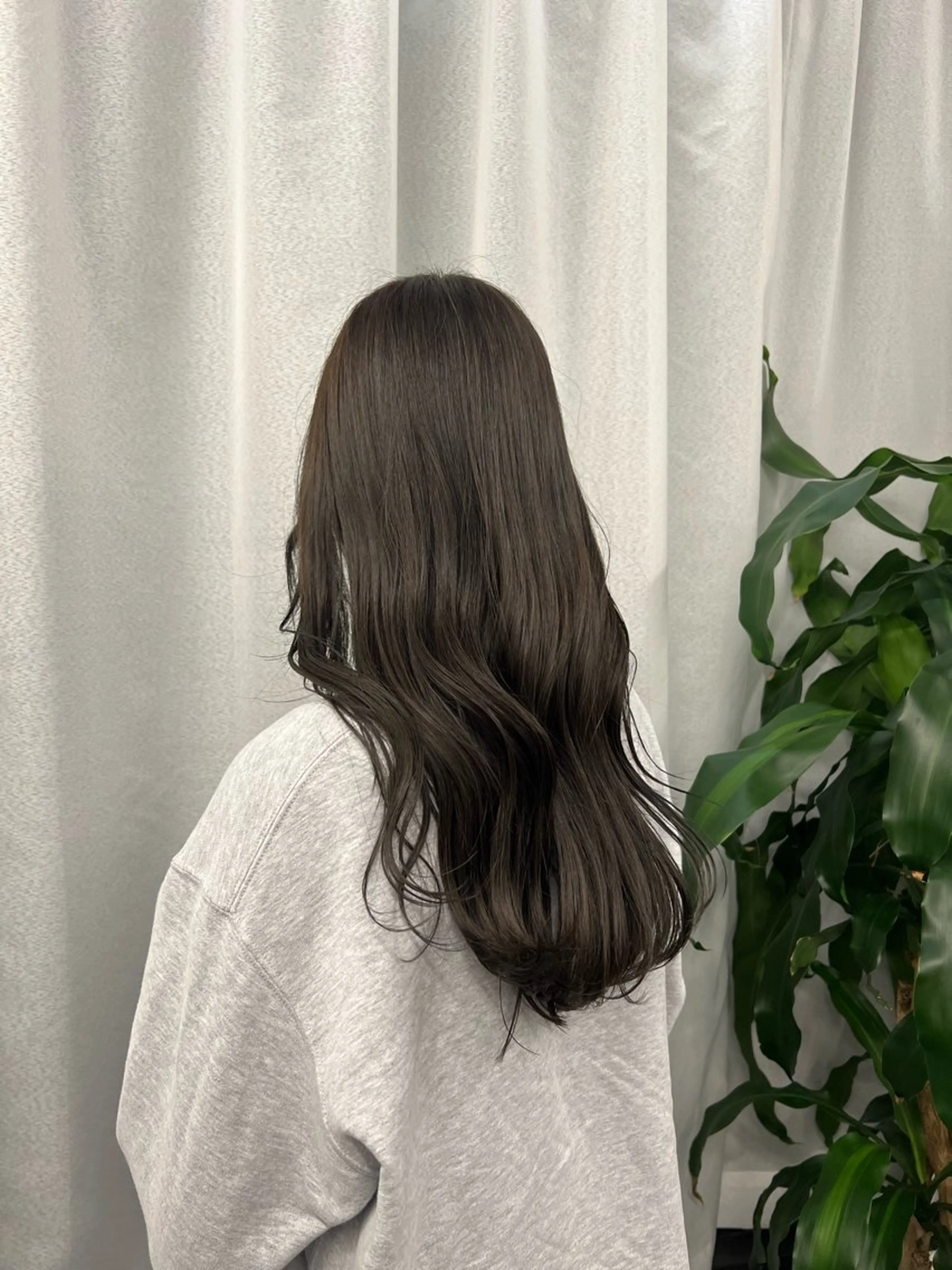 ロング カラー 透明感カラー モリ ナツルのヘアスタイル