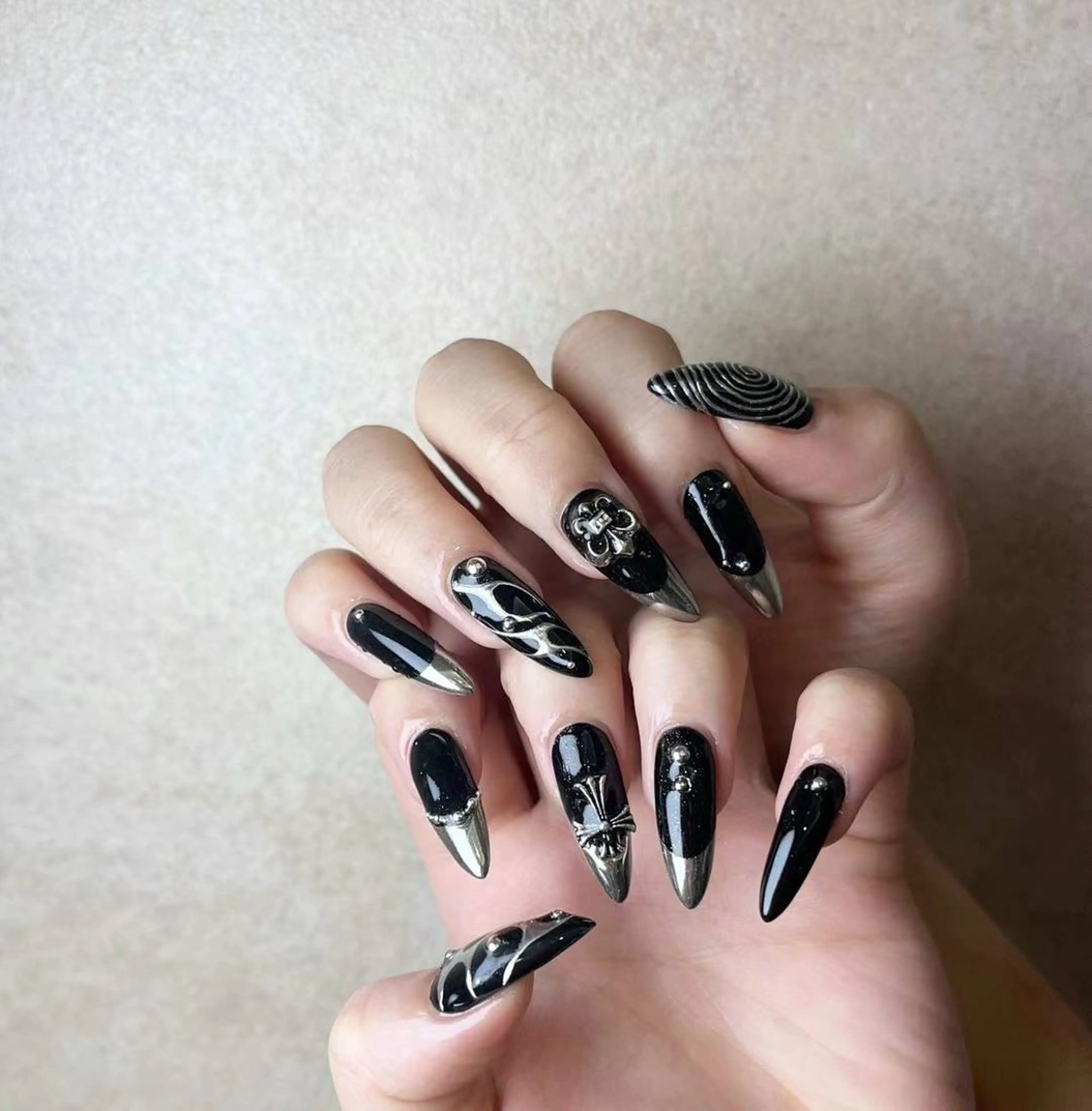 ネイル アートネイル フラワーネイル フットネイル ジェルネイル キラキラネイル ハンドネイル Babarla Nailのネイルデザイン