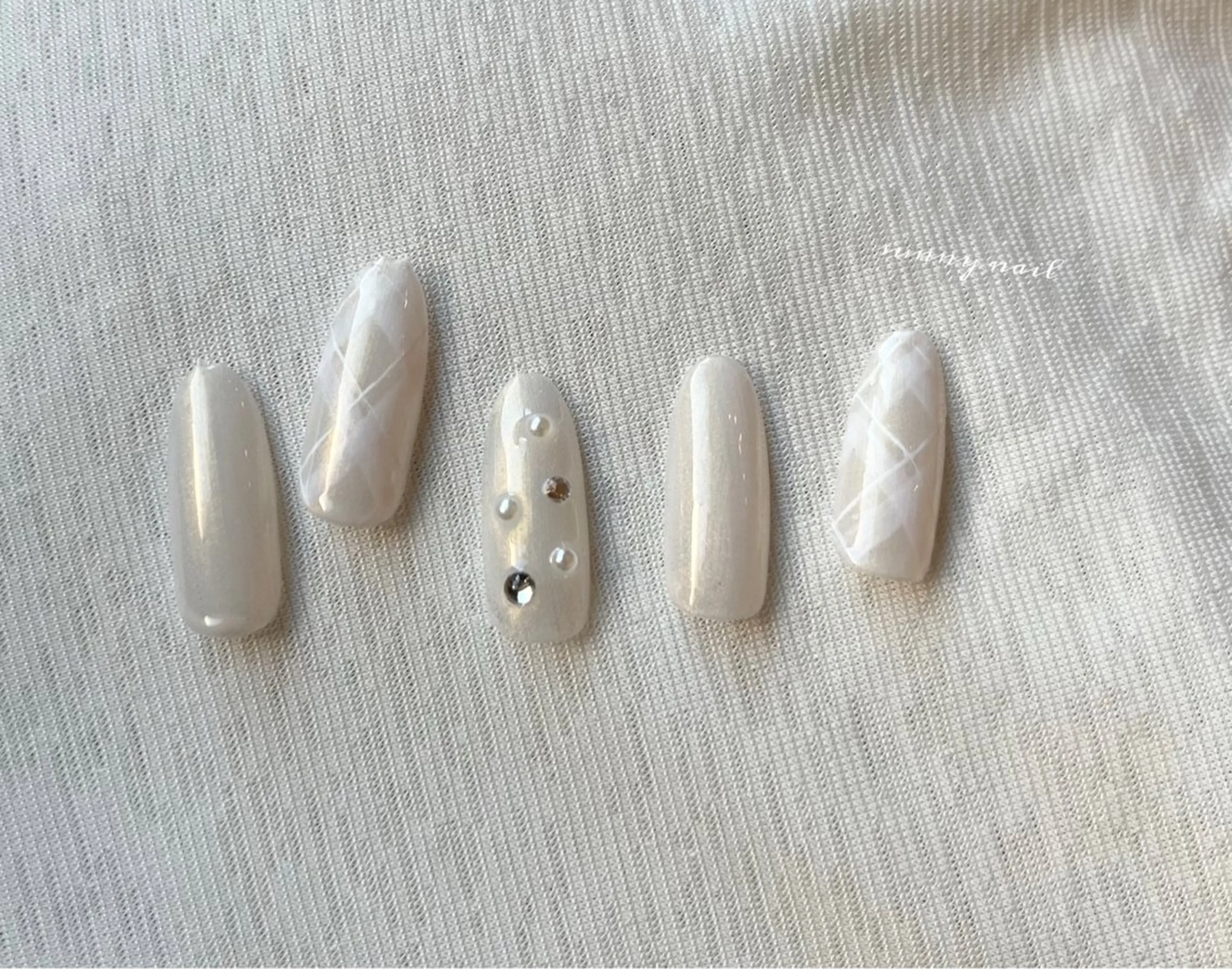 ネイル ジェルネイル パラジェル ホワイト sunny nailのネイルデザイン