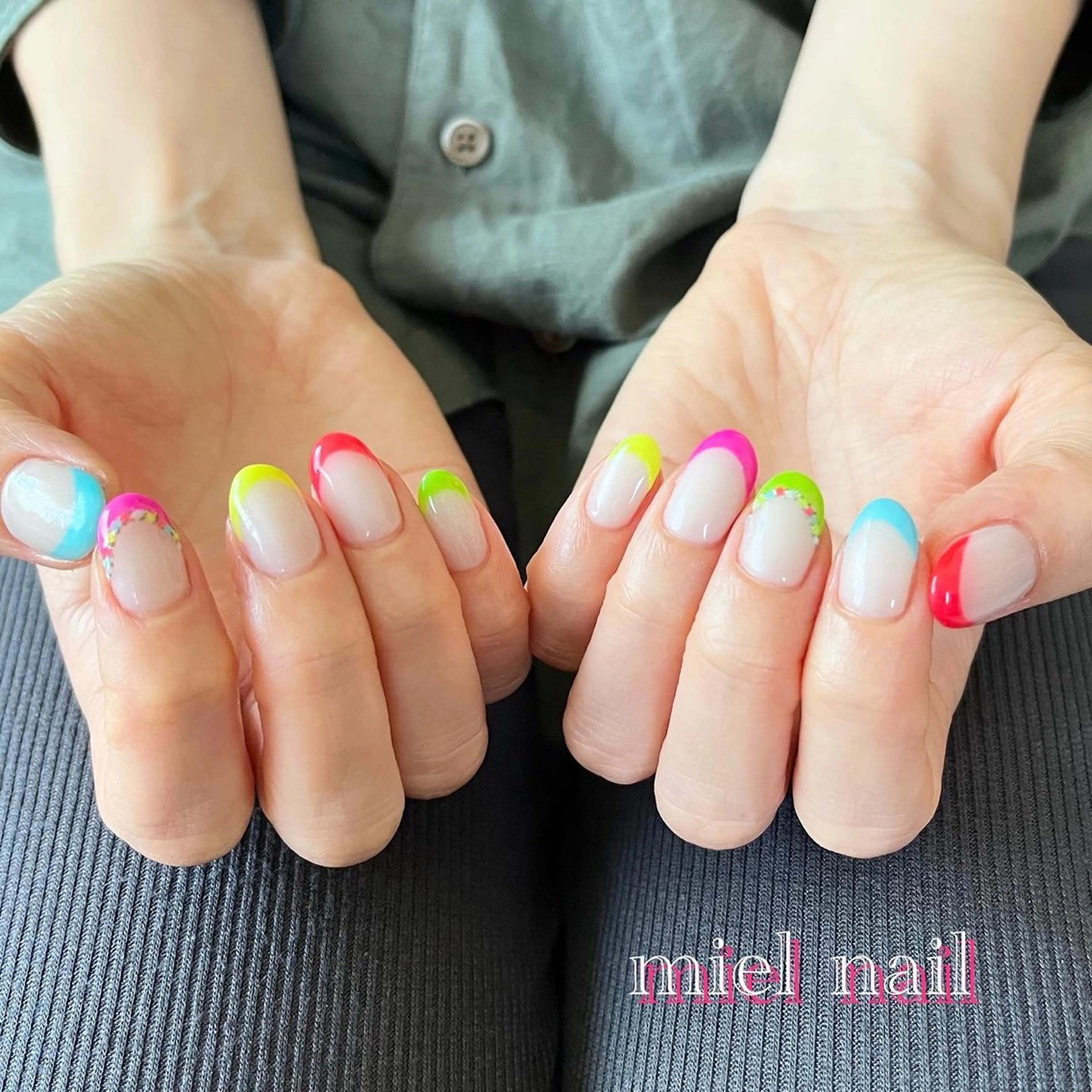 ネイル フレンチネイル ストーンネイル 夏ネイル ハンドネイル miel nailのネイルデザイン