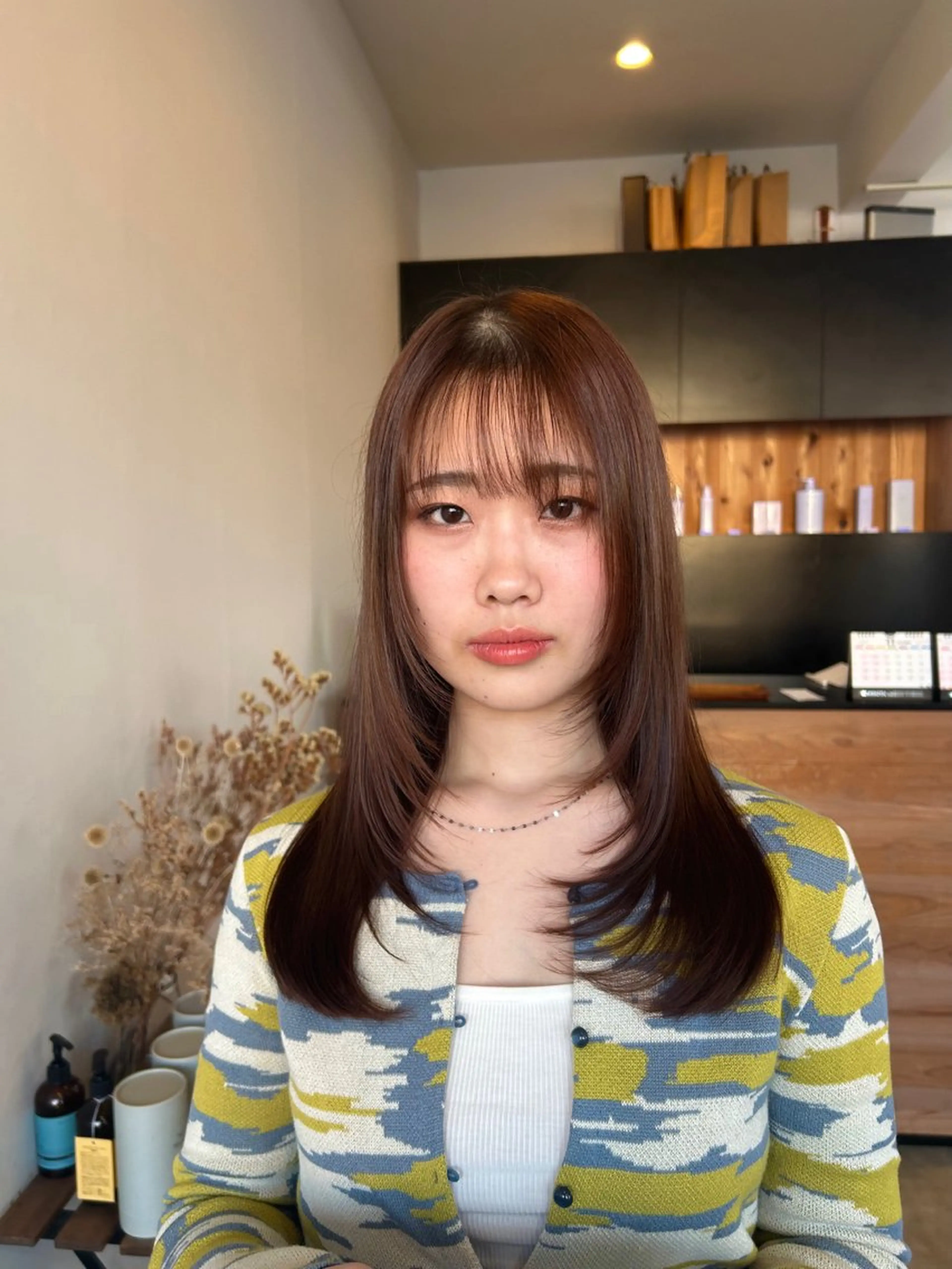 セミロング レイヤーカット トリートメント plus HAIR いずみのヘアスタイル