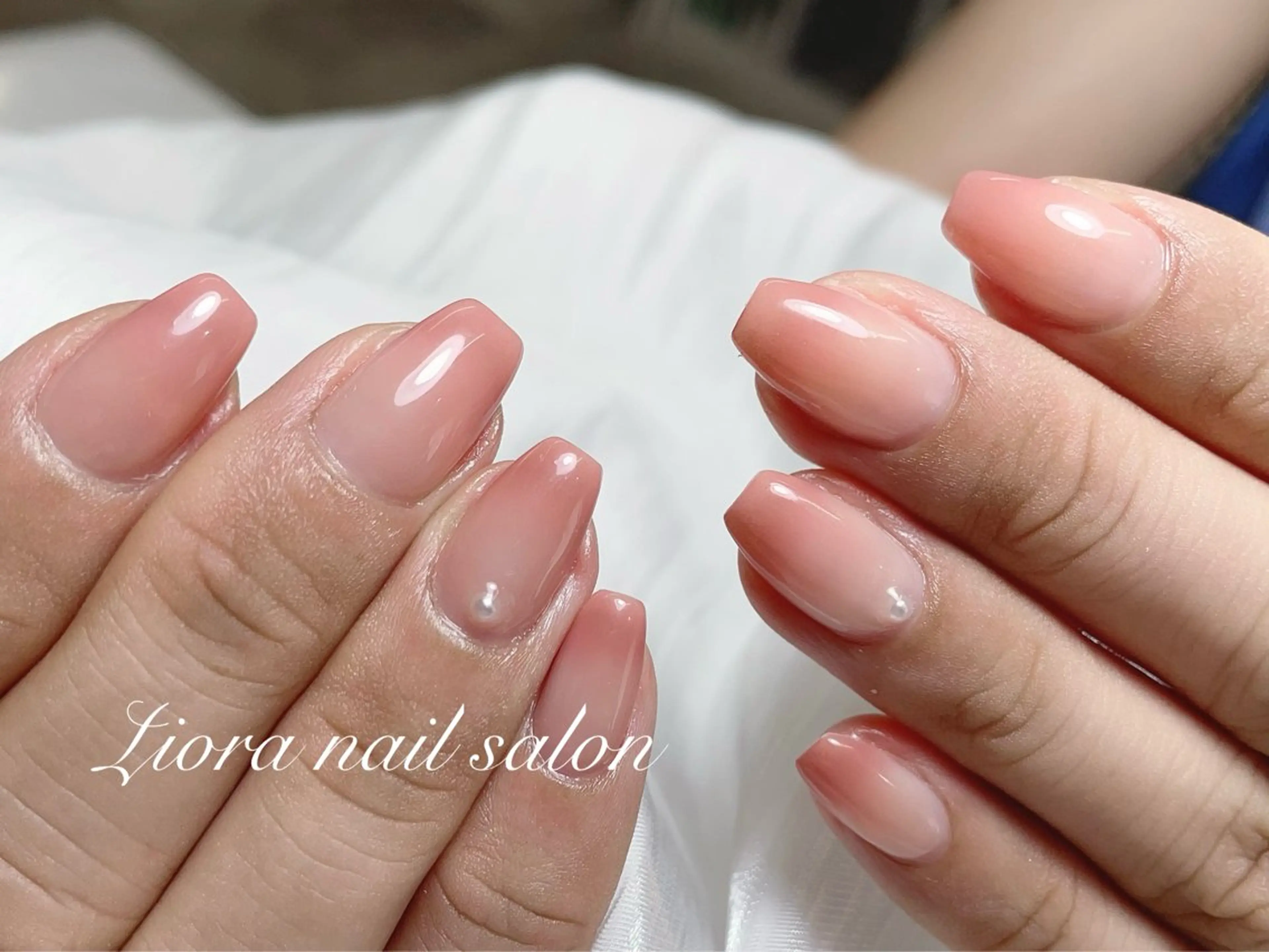 ネイル フレンチネイル ジェルネイル ガーリー グラデーション キラキラネイル Liora nail スカルプ専門店のネイルデザイン