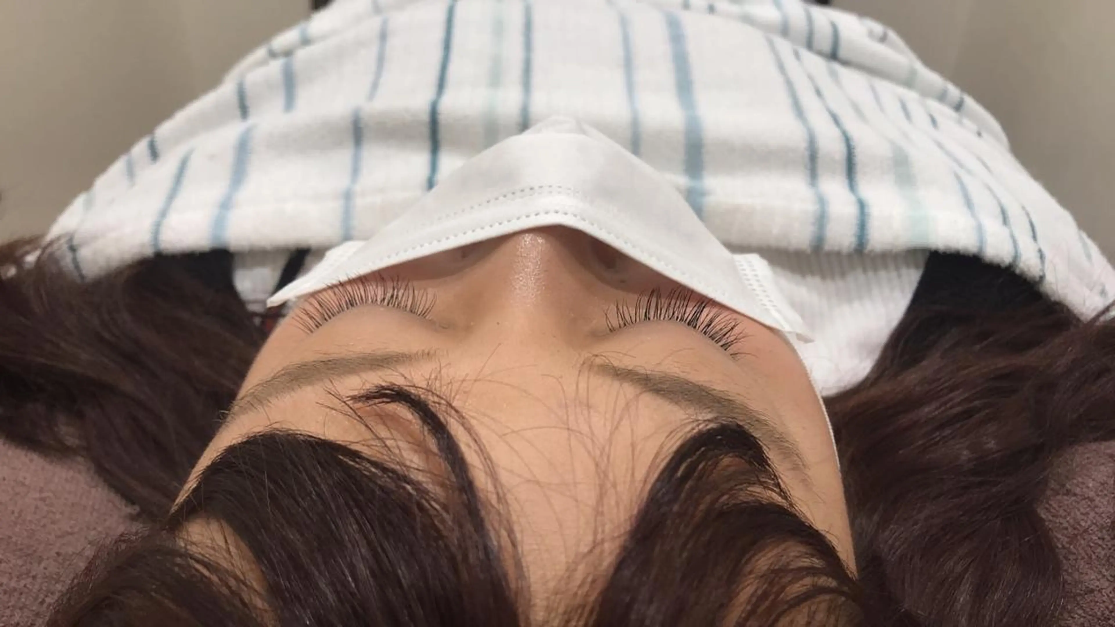 マツエク・マツパ Cカール Riru_M所属・リールエム 壁のマツエク・マツパデザイン