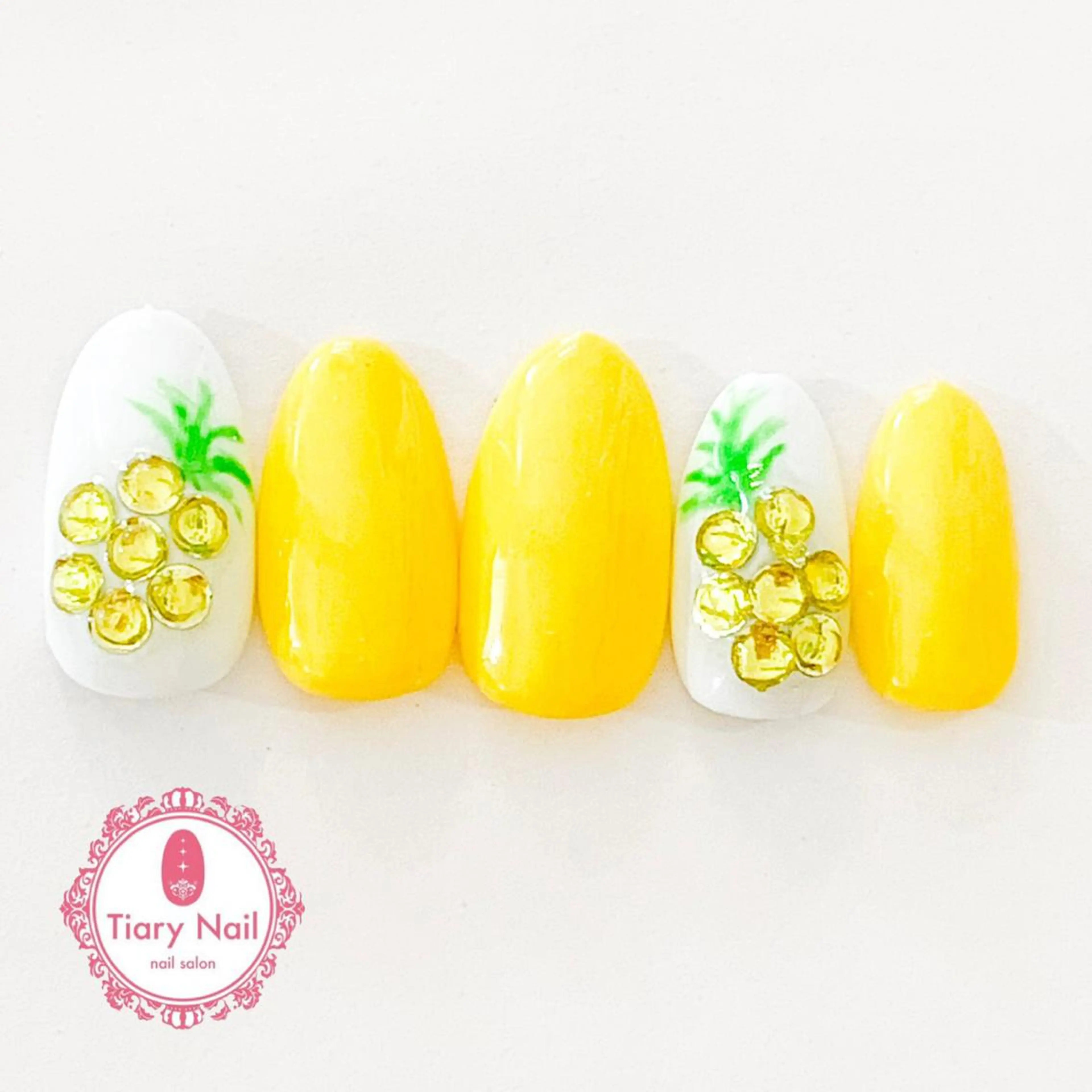 ネイル tiarynail K Kのネイルデザイン