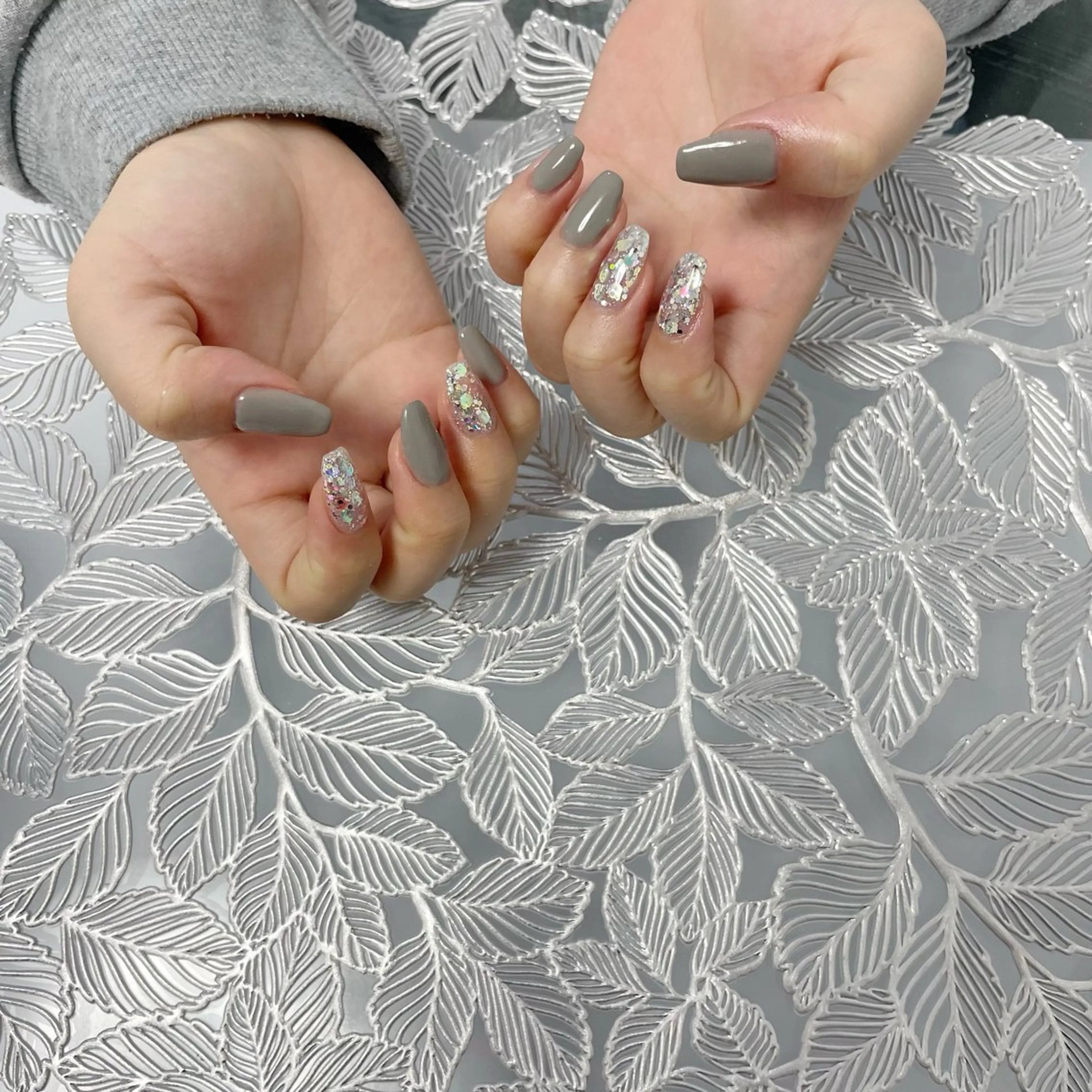 ワンカラー ラメグラ（オフなし）の写真