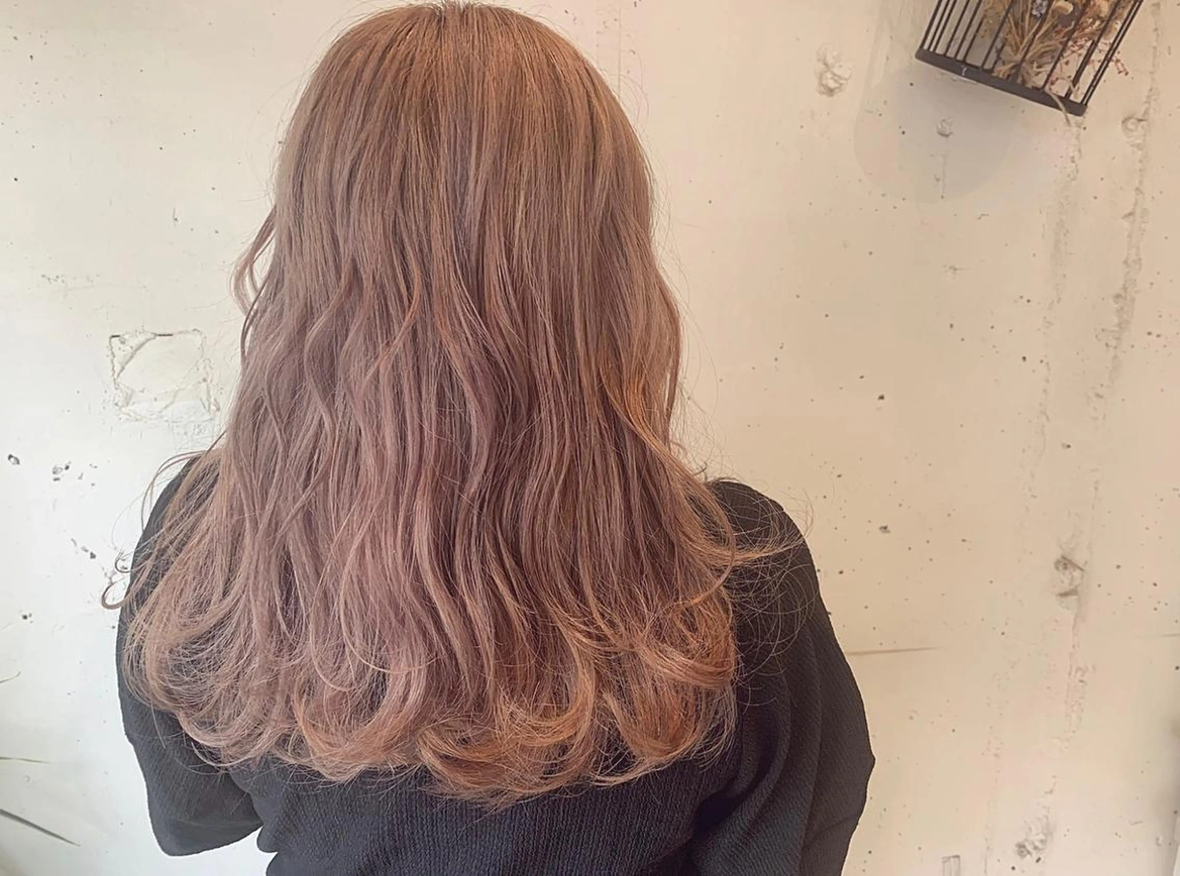 セミロング カラー ピンクカラー トリートメント ヘアカラー トリートメント たかいわ みきのヘアスタイル