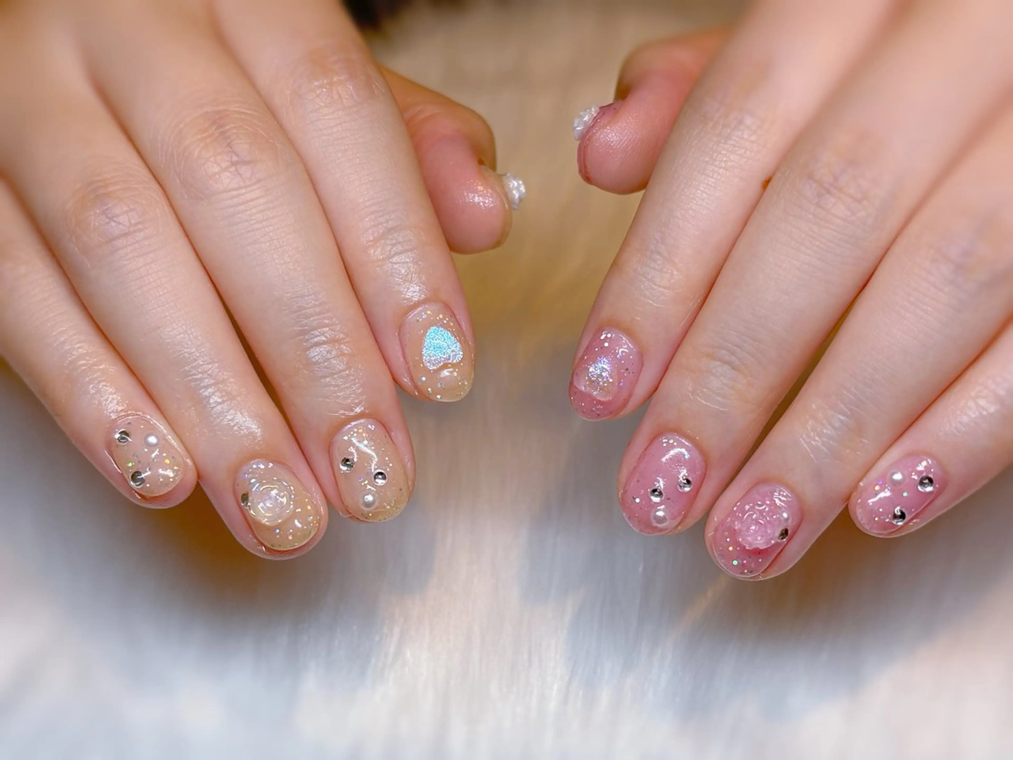 ネイル キラキラネイル 韓国ネイル ワンホンネイル peach nail ayakaのネイルデザイン