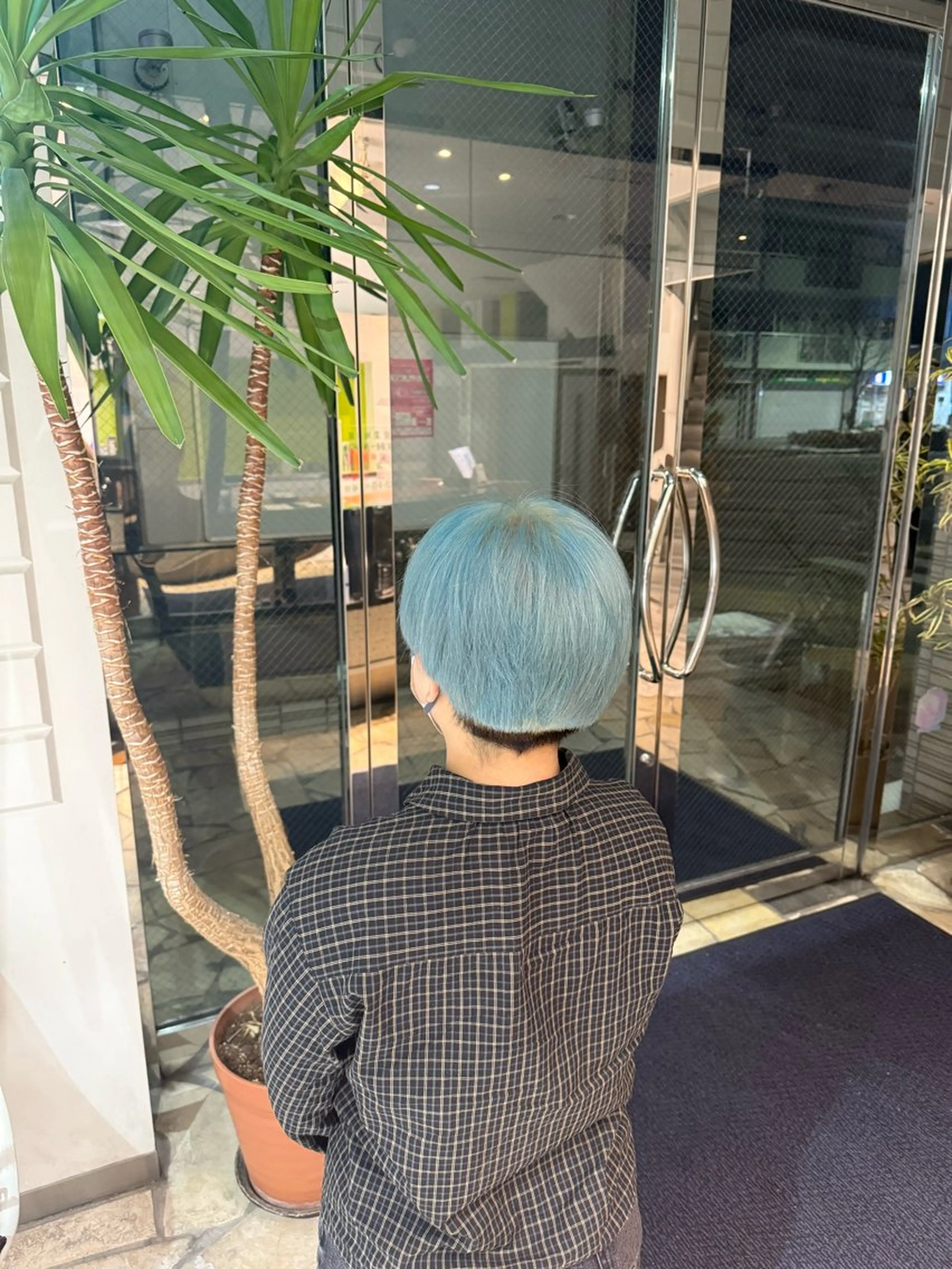 ショート カラー メンズ ブルーカラー エメラルドグリーン 藤平 夢乃のヘアスタイル