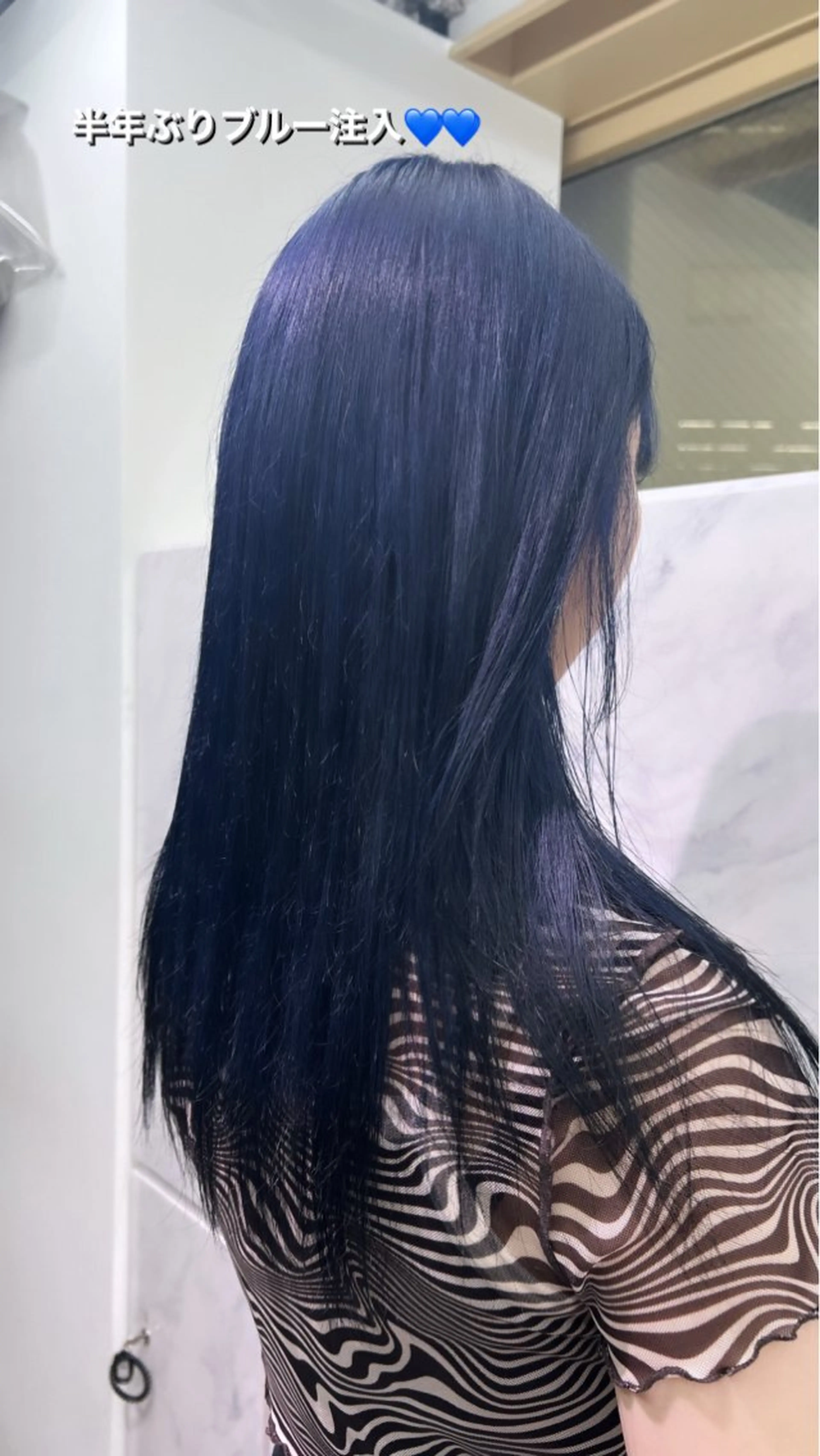 セミロング カラー ブルーカラー ネイビーカラー ヘアカラー トリートメント プルエクステ 🖤MIYUのヘアスタイル