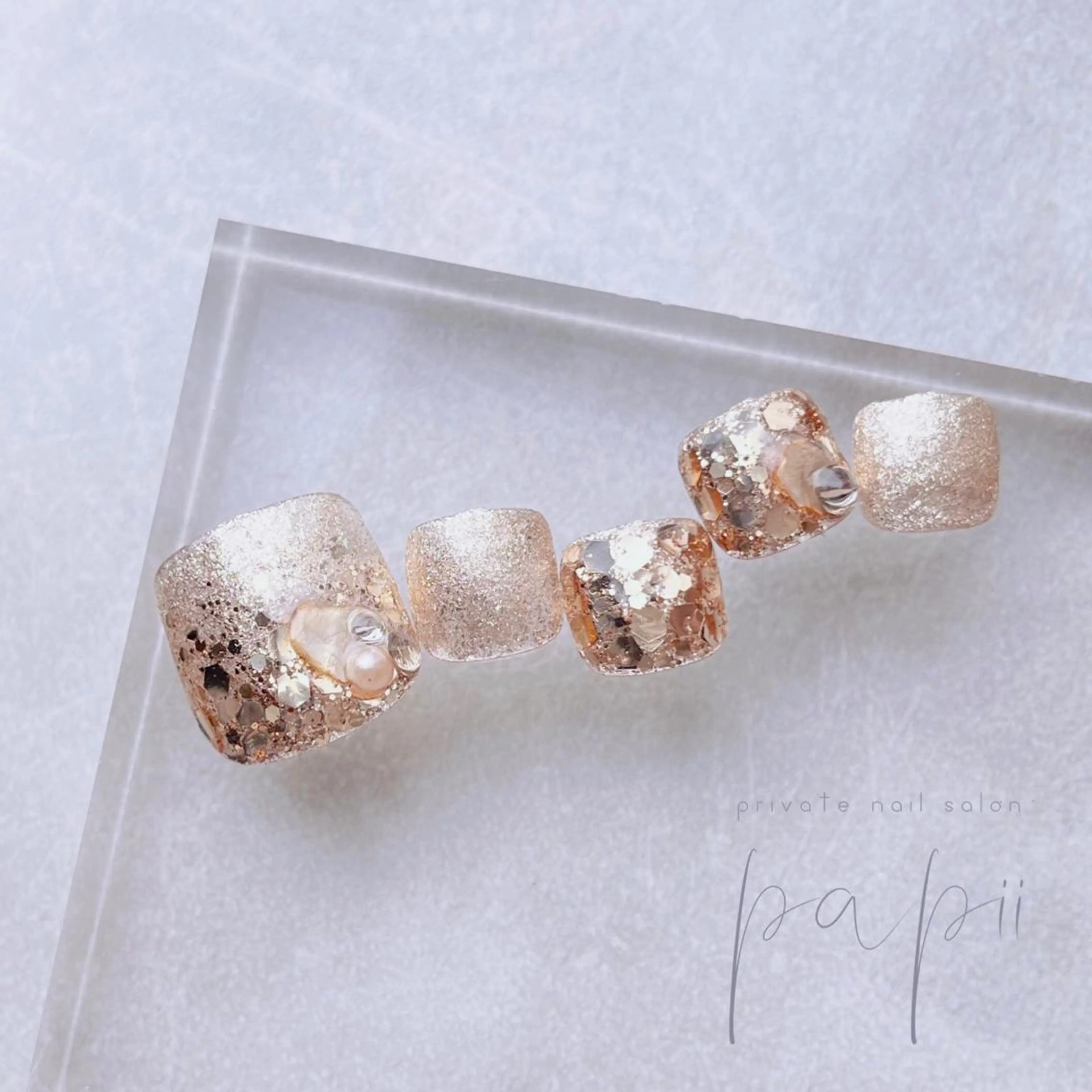 ネイル ラメ(グリッター) シンプルネイル フットネイル private nail salon papii所属・papii☆ kurodaのネイルデザイン