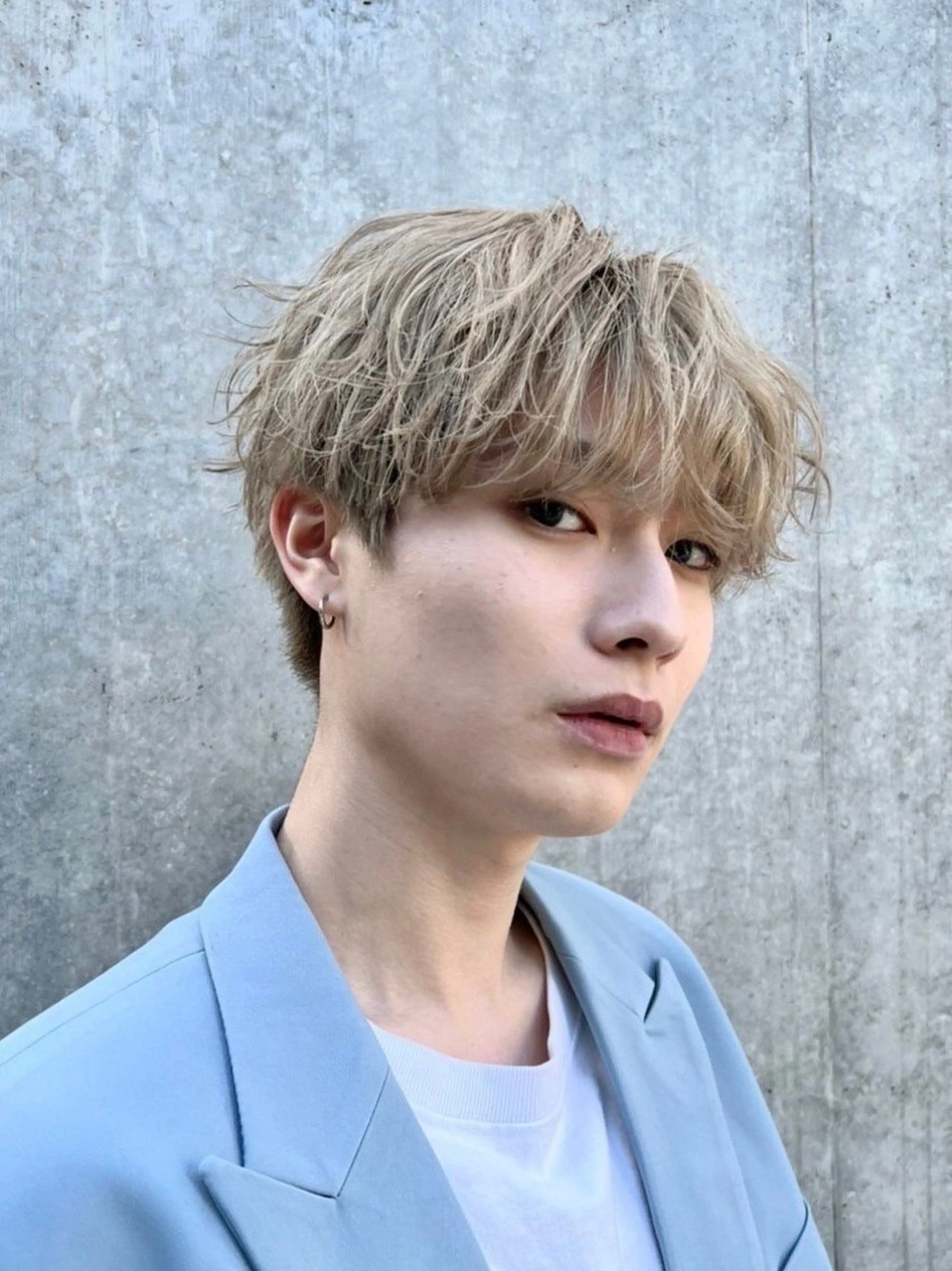 メンズ ダブルカラー寒色系 ボリューム改善ハヤトのヘアスタイル