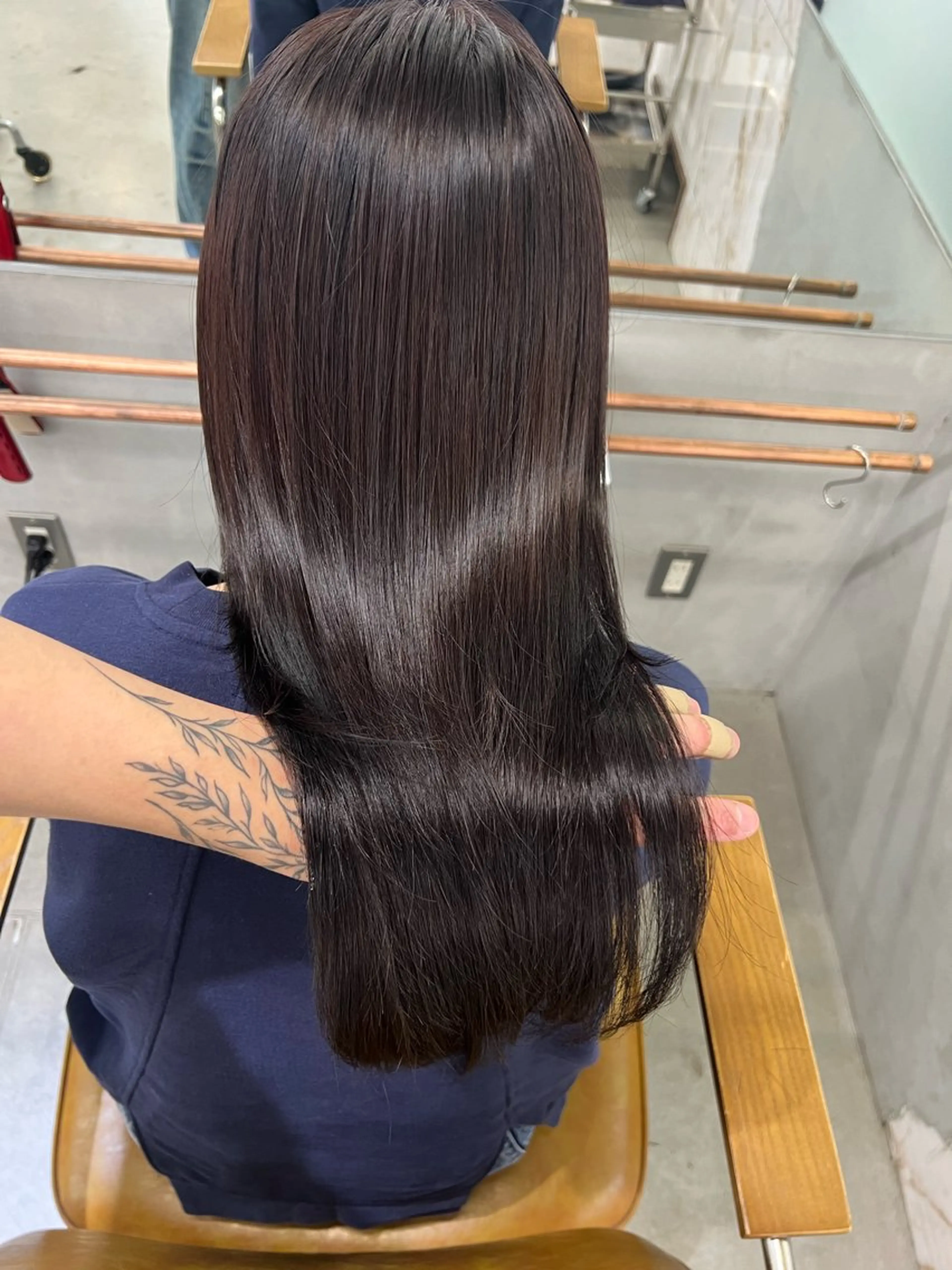 季節の変わり目でもサラサラに☀️ケアカット+髪質改善縮毛矯正+内部補修トリートメント✨の写真