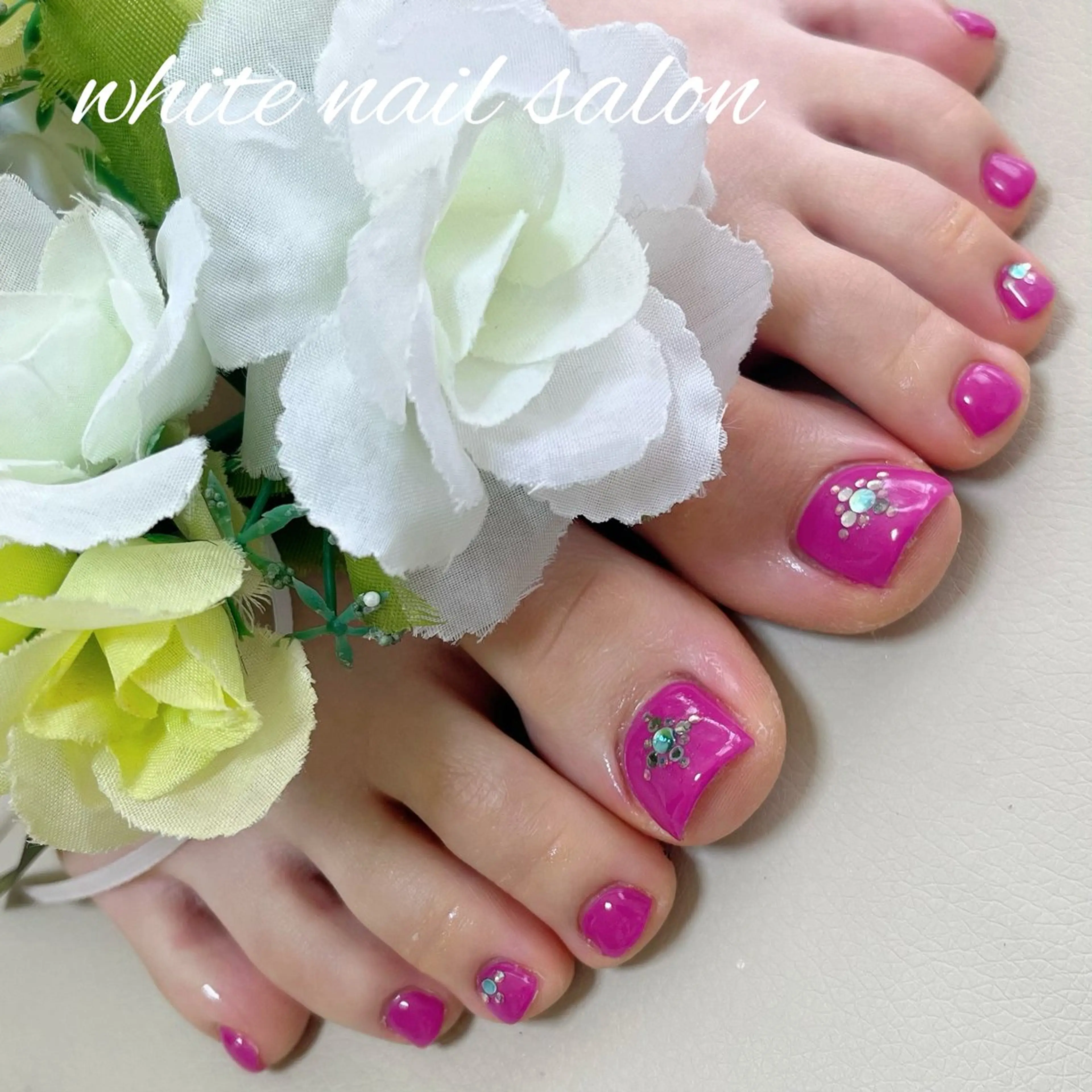 ネイル フットネイル white nail salonのネイルデザイン