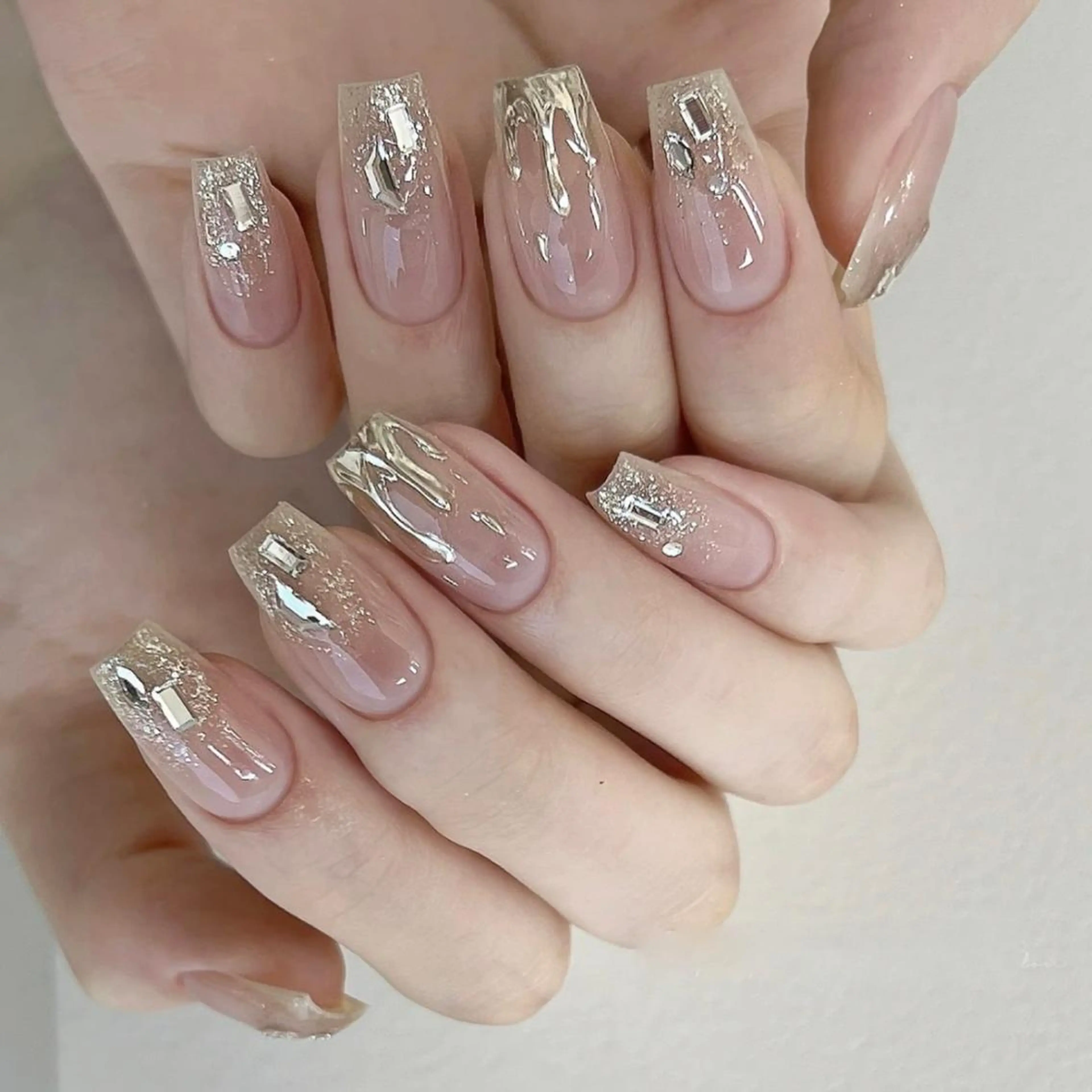 ネイル Queens 榊 まおのネイルデザイン