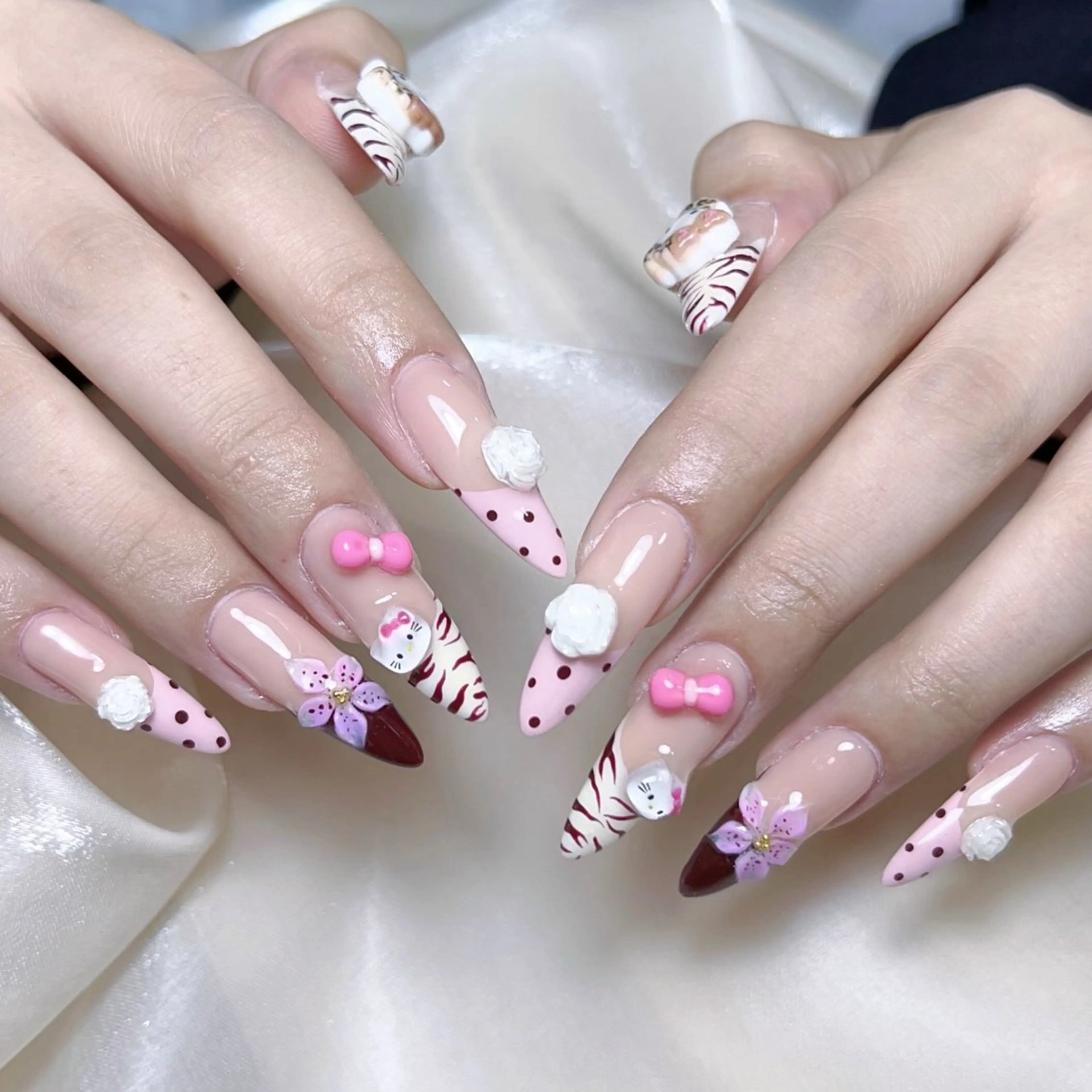 メンズ ネイル メンズ韓国風 アートネイル オーロラネイル ガーリー キラキラネイル ハンドネイル Nail salon 木にいるのネイルデザイン