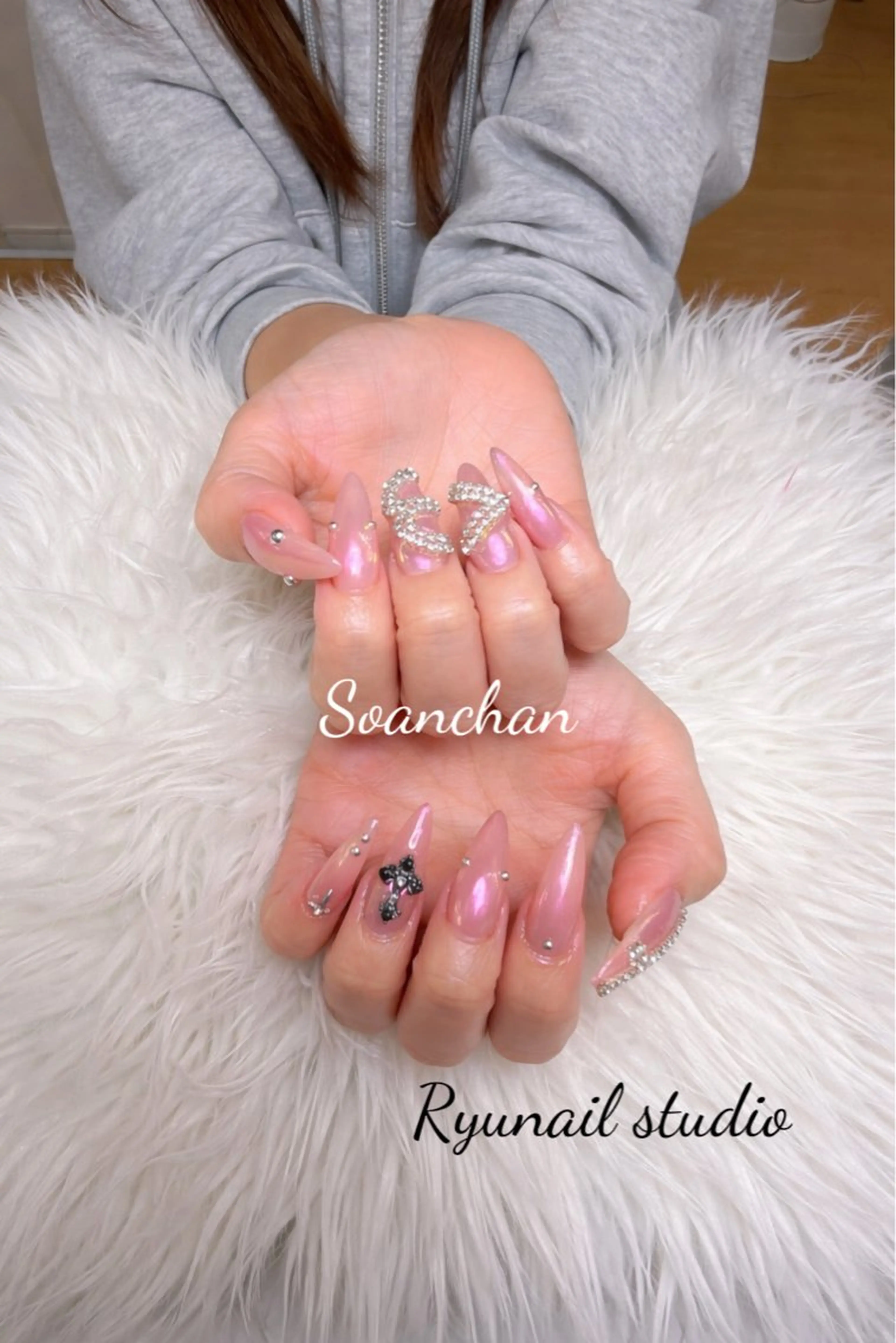 ネイル アートネイル ジェルネイル マグネットネイル ニュアンスネイル シンプルネイル ハンドネイル Ryunail所属・Ryu Nail NekoChanのネイルデザイン